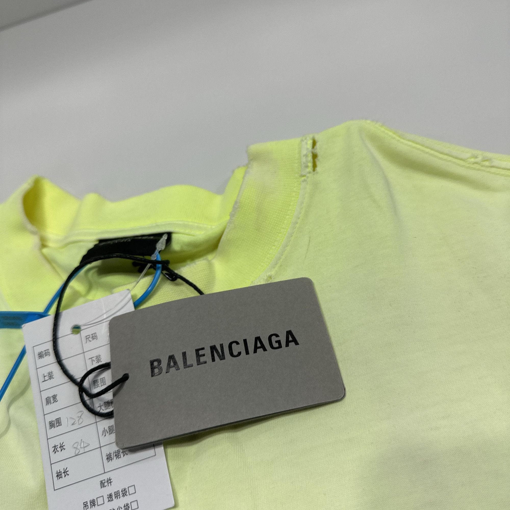 Balenciaga Balenciaga Tape Logo Short Sleeve T-Shirt Size M Size US M / EU 48-50 / 2 - 5 Thumbnail