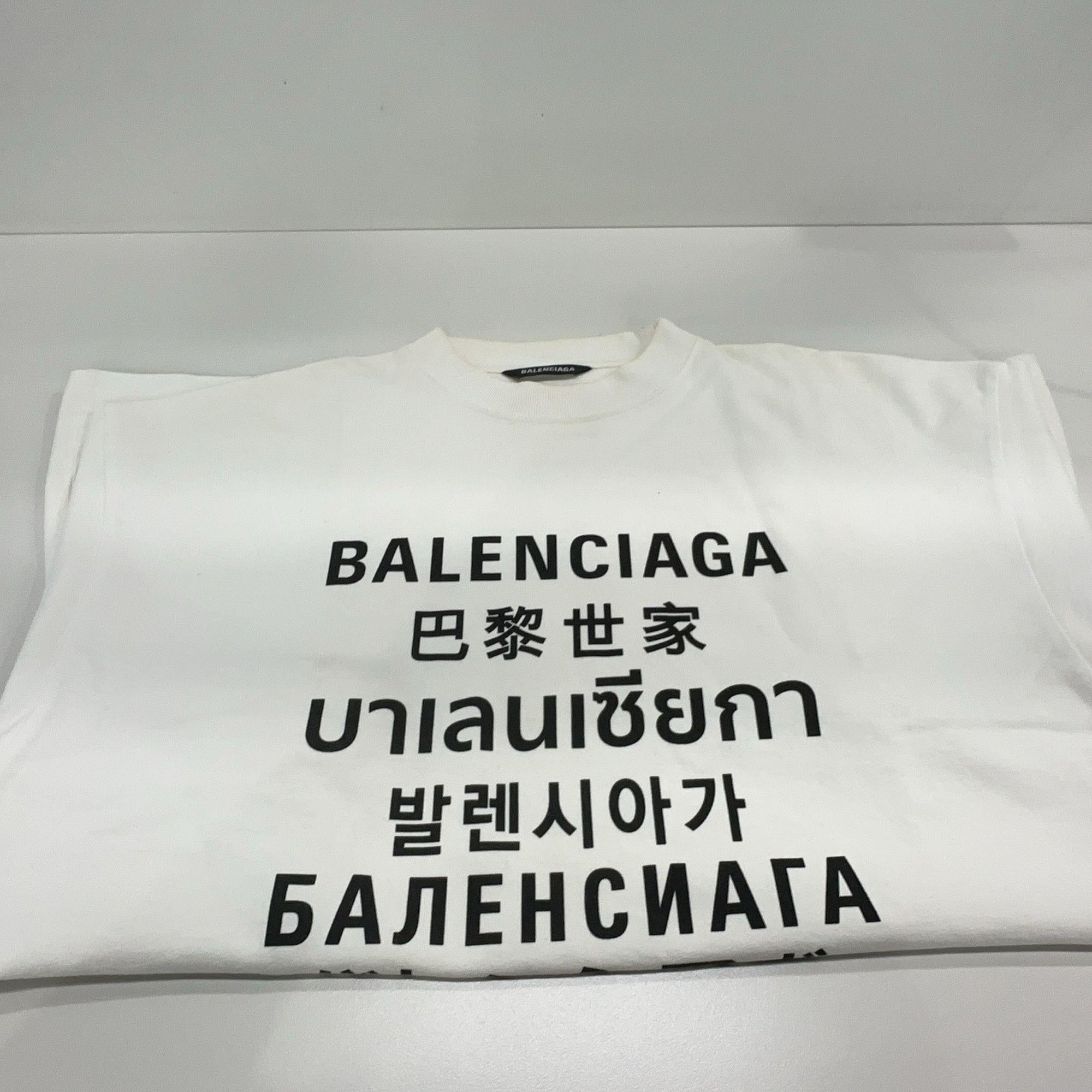 Balenciaga Balenciaga Languages Logo T-Shirt Size S Size US S / EU 44-46 / 1 - 8 Thumbnail