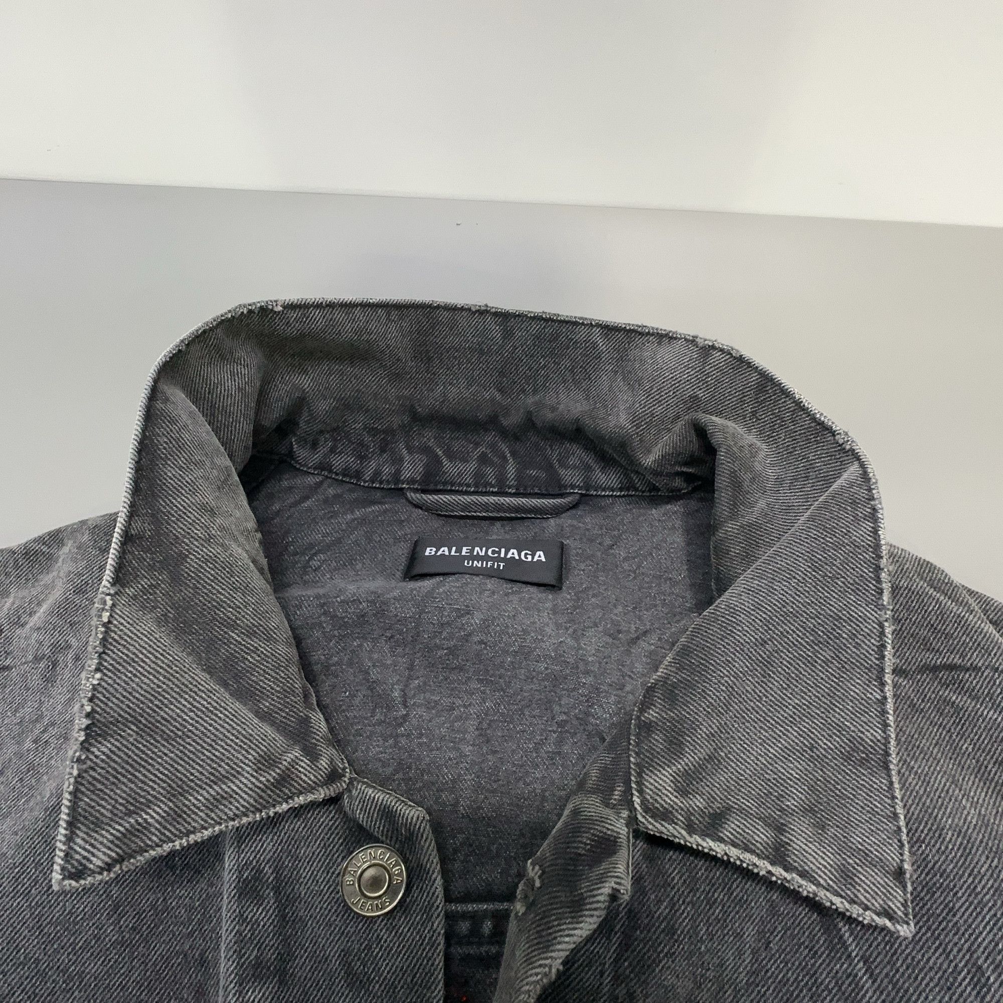 Balenciaga Balenciaga Heart Logo Denim Jacket XS Size XS / US 0-2 / IT 36-38 - 7 Thumbnail