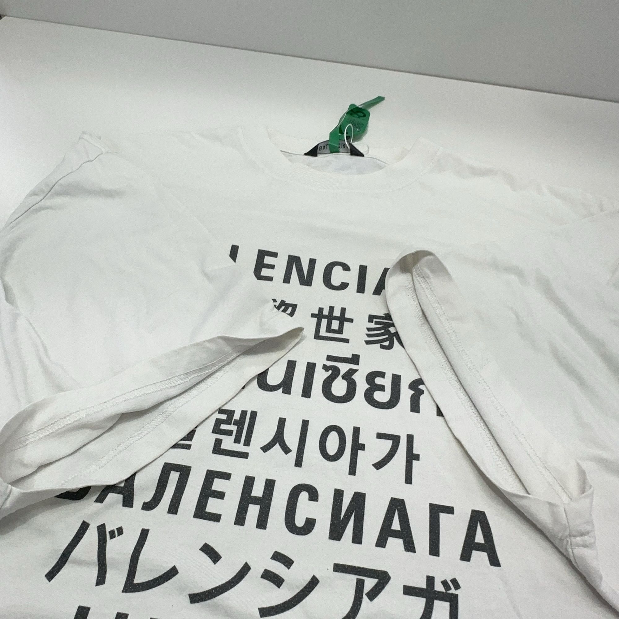 Balenciaga Balenciaga Multi Language Graphic T-Shirt M Size M / US 6-8 / IT 42-44 - 11 Thumbnail