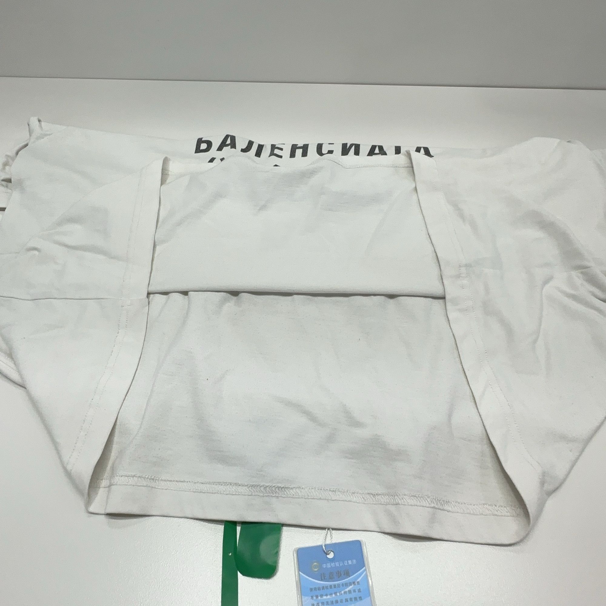 Balenciaga Balenciaga Multi Language Graphic T-Shirt M Size M / US 6-8 / IT 42-44 - 9 Thumbnail