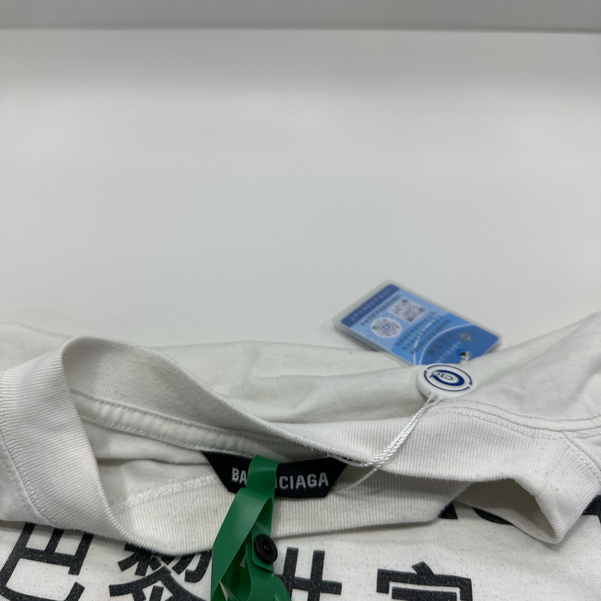 Balenciaga Balenciaga Multi Language Graphic T-Shirt M Size M / US 6-8 / IT 42-44 - 4 Thumbnail