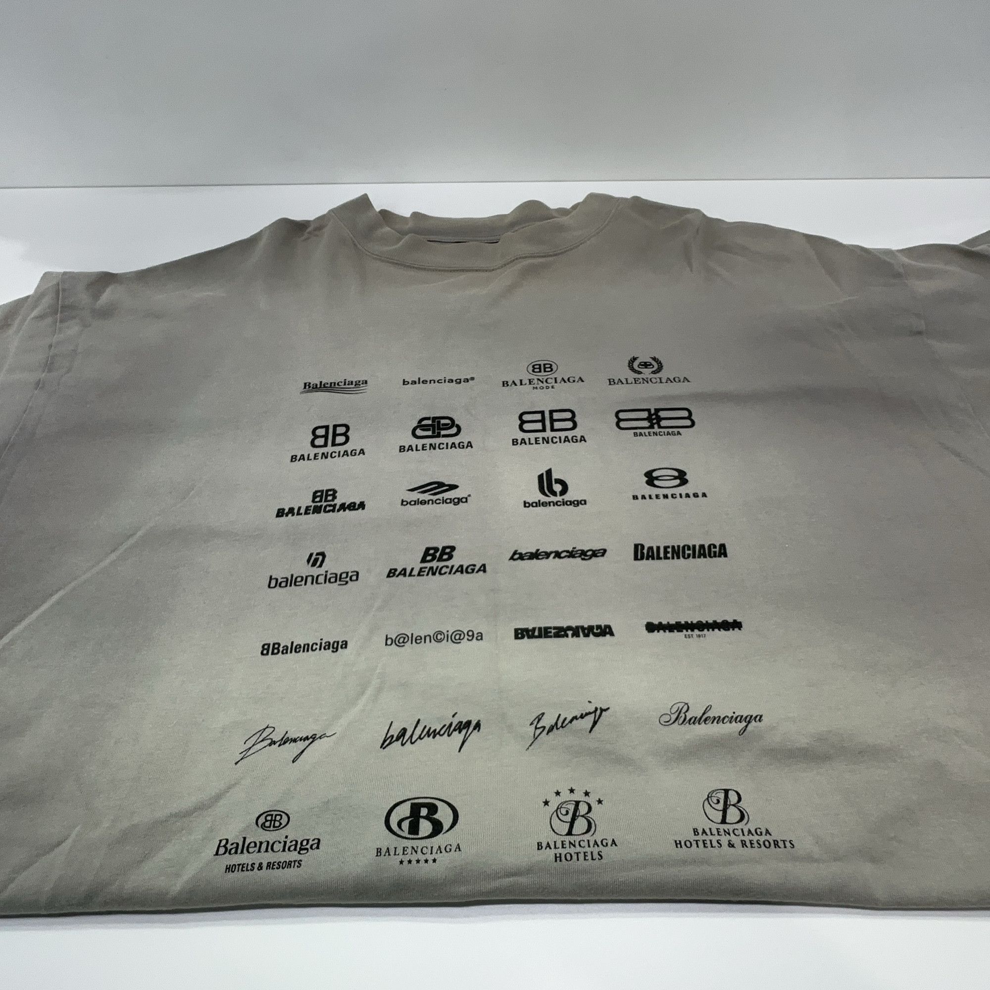 Balenciaga Balenciaga Multi-Logo Printed T-Shirt Size 4 Size US XL / EU 56 / 4 - 7 Thumbnail