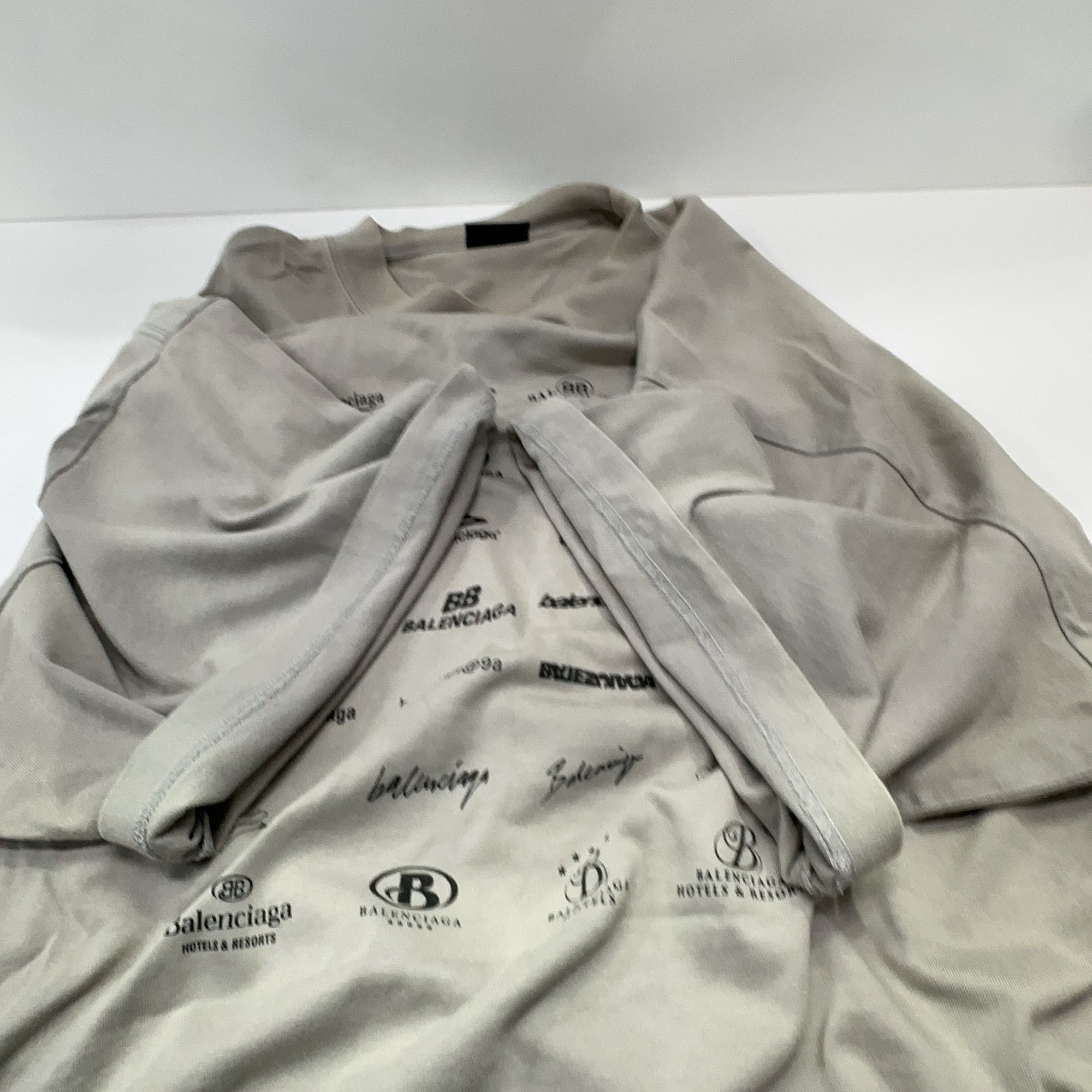 Balenciaga Balenciaga Multi-Logo Printed T-Shirt Size 4 Size US XL / EU 56 / 4 - 11 Thumbnail