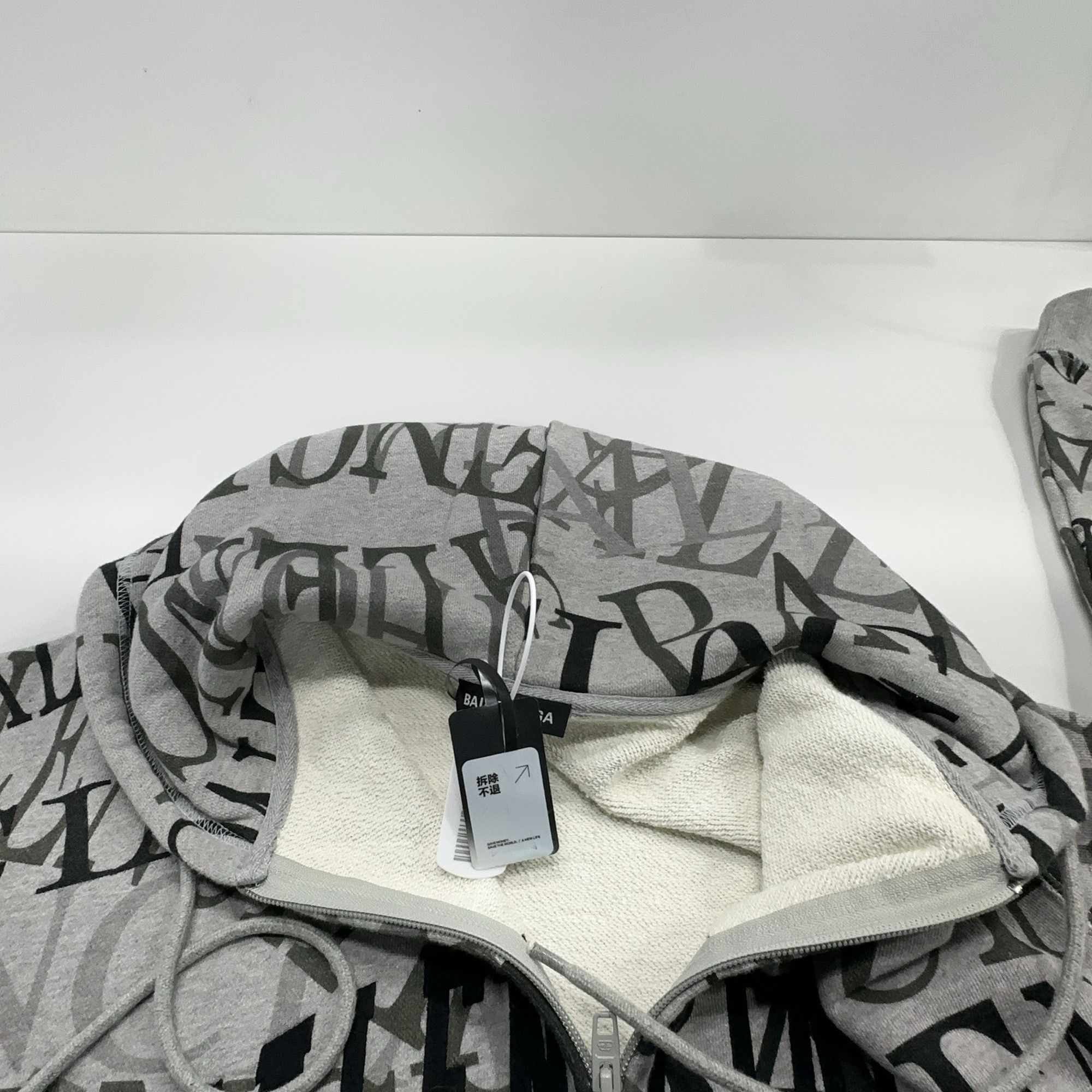 Balenciaga Balenciaga All-over Logo Zip Hoodie Size XXS Size US XXS / EU 40 - 6 Thumbnail