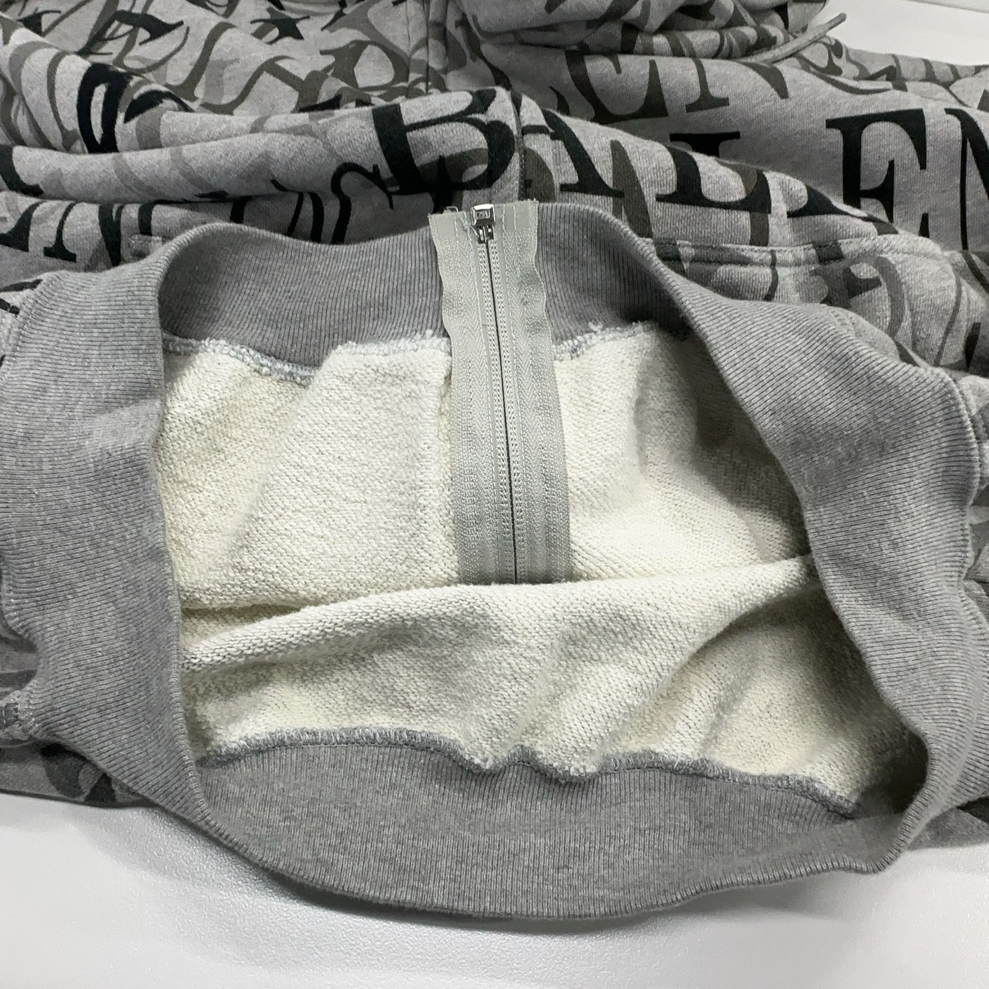 Balenciaga Balenciaga All-over Logo Zip Hoodie Size XXS Size US XXS / EU 40 - 7 Thumbnail