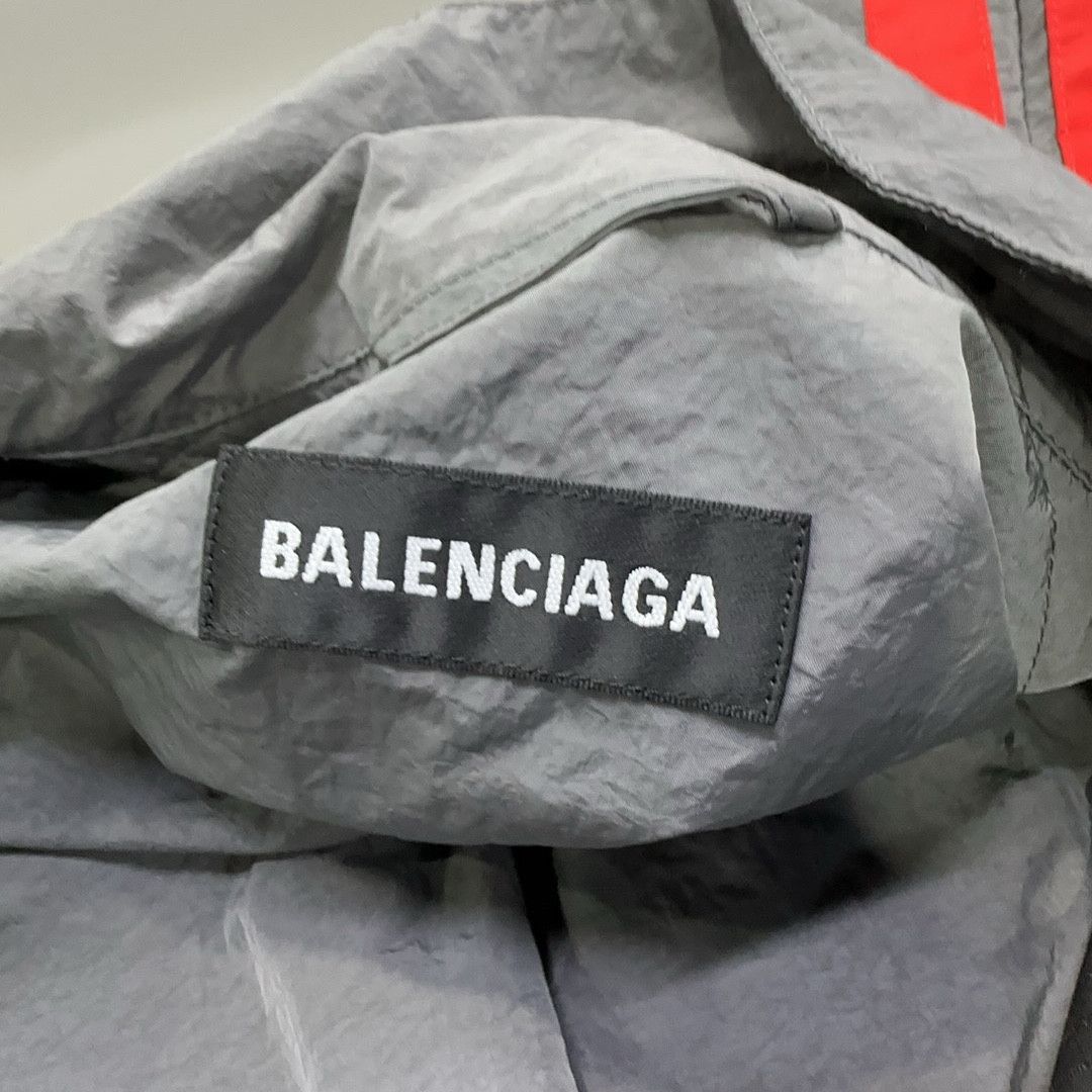 Balenciaga Balenciaga Logo Colorblock Windbreaker Jacket 52 Size US L / EU 52-54 / 3 - 5 Thumbnail