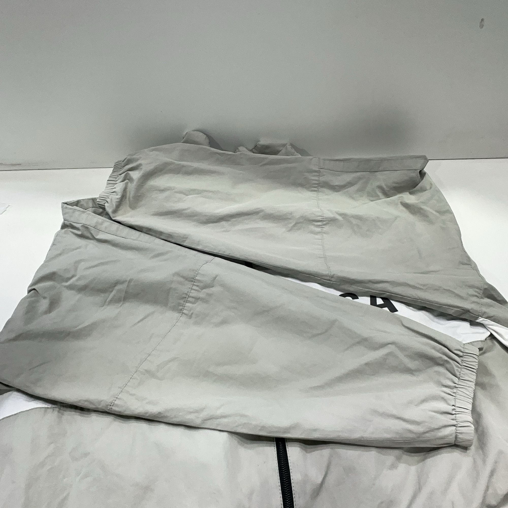 Balenciaga Balenciaga Logo Print Zip-Up Jacket S Size US S / EU 44-46 / 1 - 9 Thumbnail