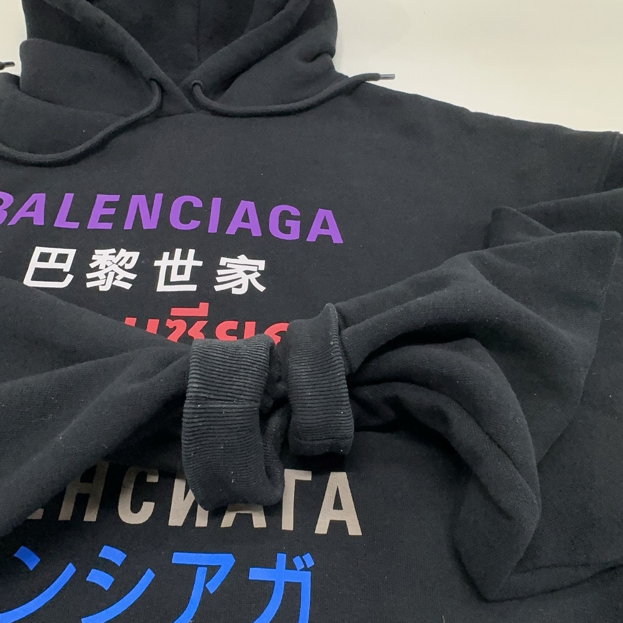 Balenciaga Balenciaga Multi-Language Logo Hoodie Size XS Size XS / US 0-2 / IT 36-38 - 15 Thumbnail