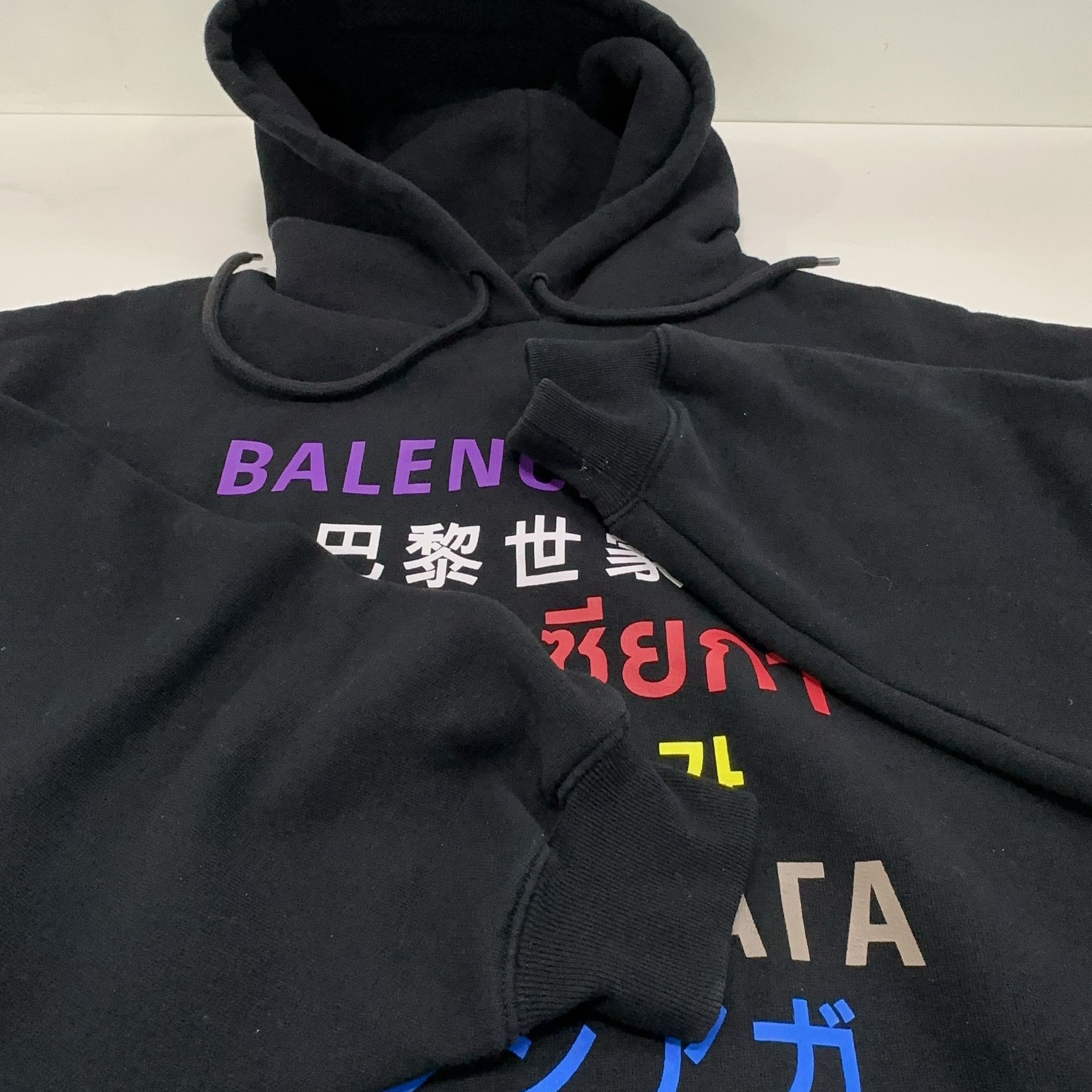 Balenciaga Balenciaga Multi-Language Logo Hoodie Size XS Size XS / US 0-2 / IT 36-38 - 13 Thumbnail