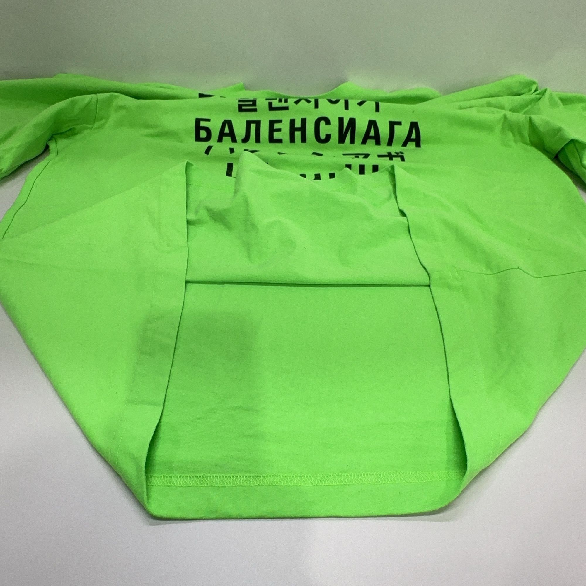 Balenciaga Balenciaga Languages Logo T-Shirt XS Size US XS / EU 42 / 0 - 9 Thumbnail