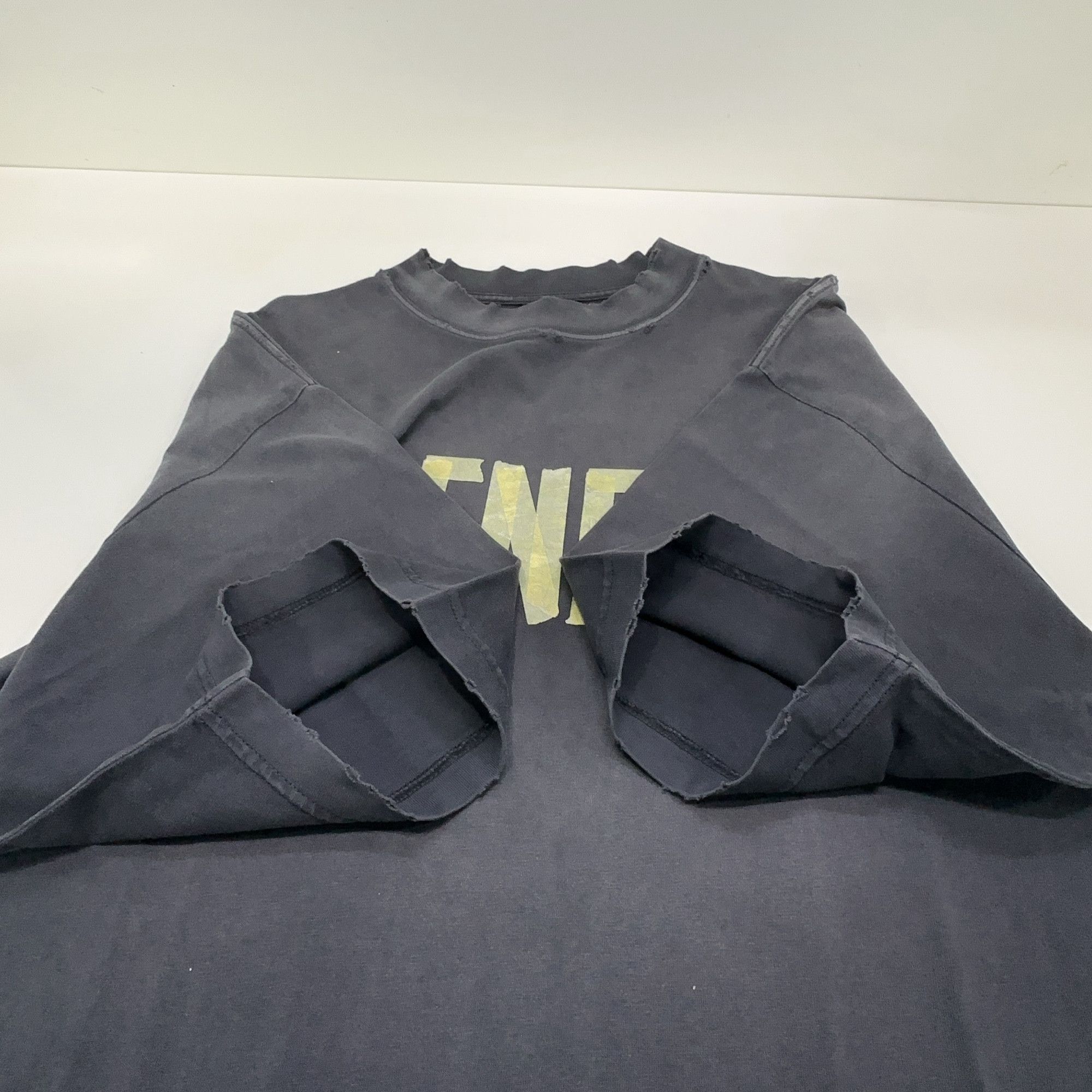 Balenciaga Balenciaga SS23 Tape Logo BB Monogram T-Shirt XS Size US XS / EU 42 / 0 - 11 Thumbnail