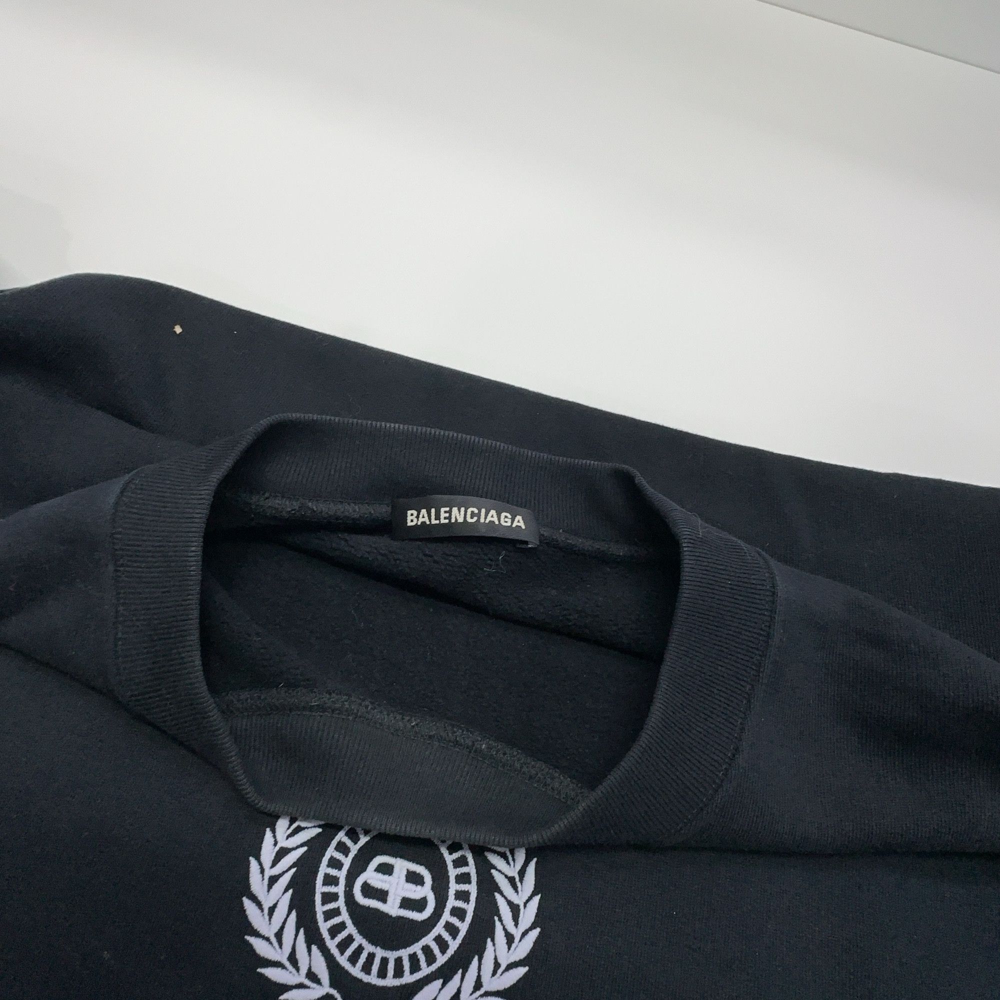 Balenciaga Balenciaga Paris Crest Embroidery Sweatshirt XS Size US XS / EU 42 / 0 - 6 Thumbnail