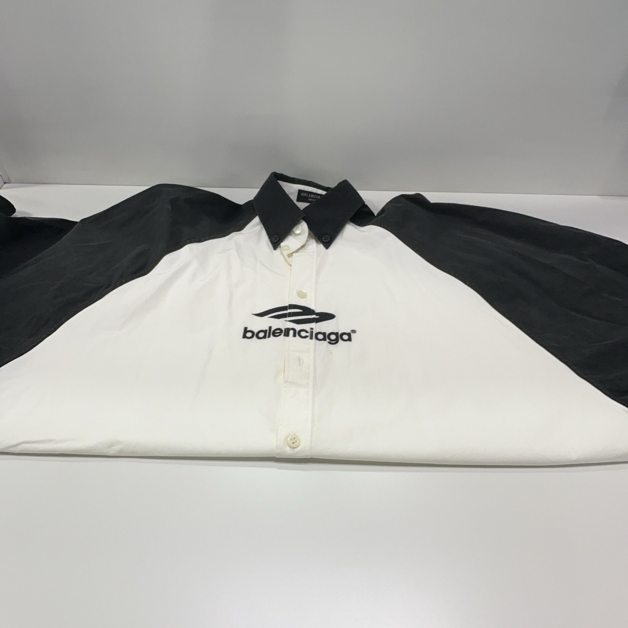 Balenciaga Balenciaga Logo Print Raglan Shirt XXS Size US XXS / EU 40 - 8 Thumbnail