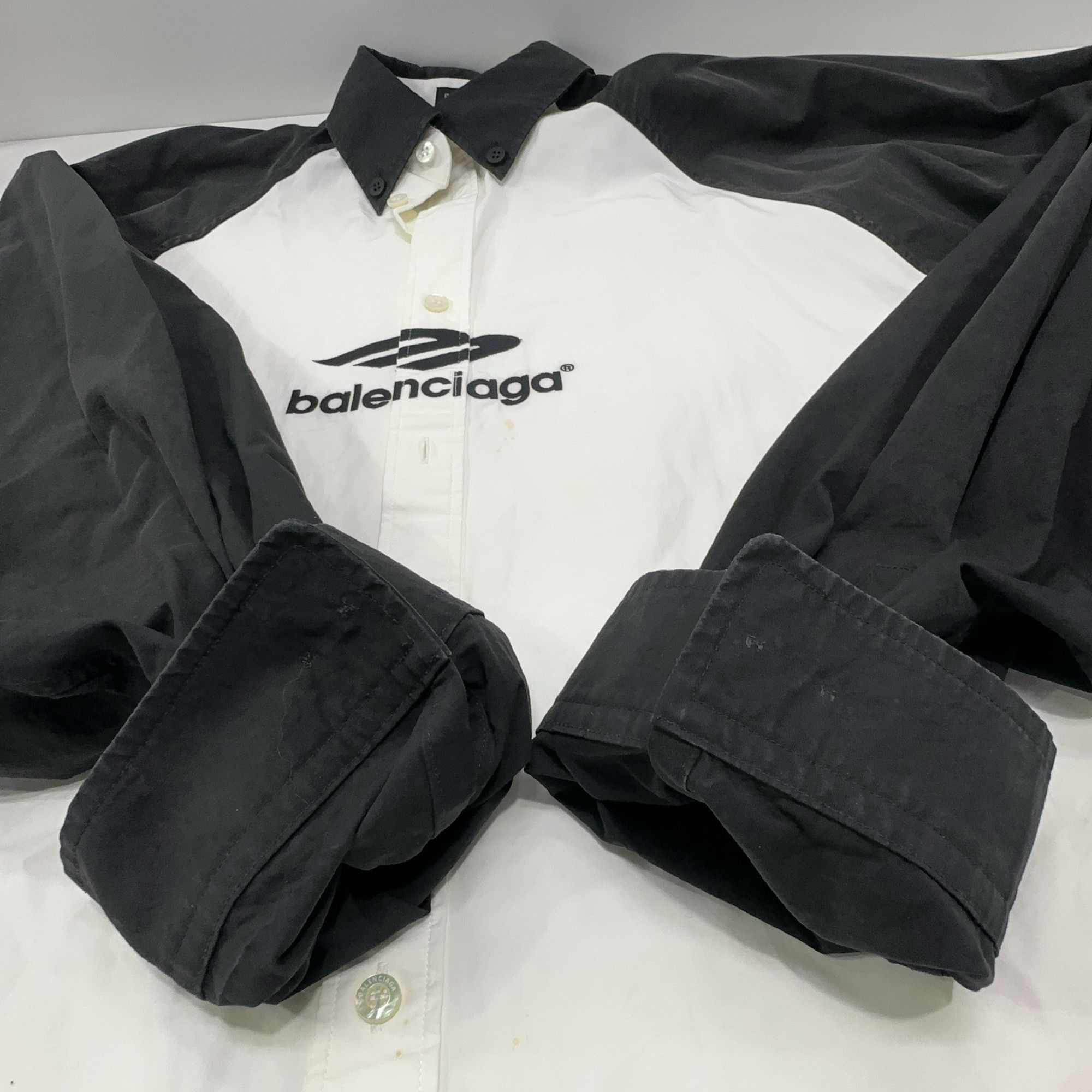 Balenciaga Balenciaga Logo Print Raglan Shirt XXS Size US XXS / EU 40 - 13 Thumbnail