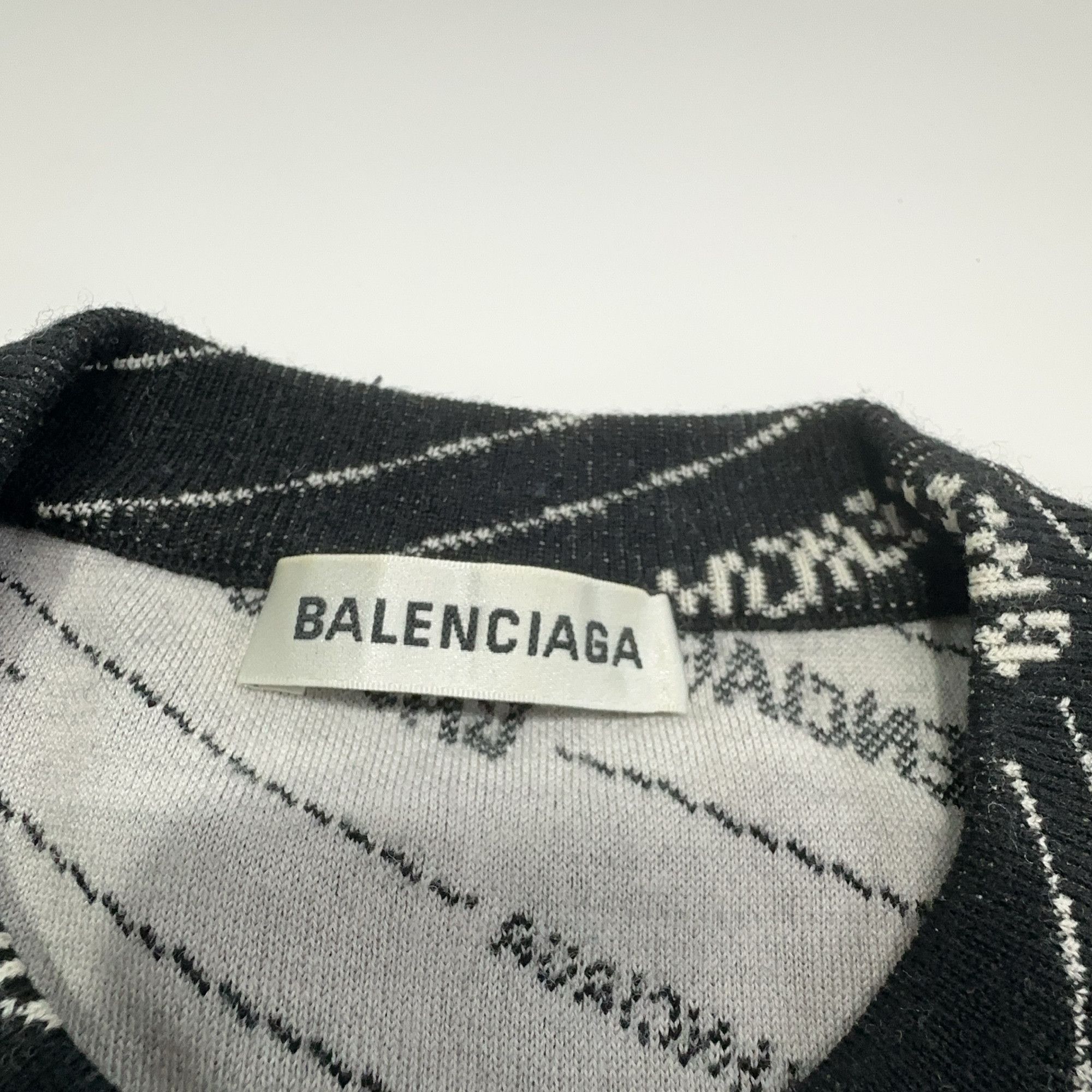 Balenciaga Balenciaga All-Over Logo Knit Sweater S Size US S / EU 44-46 / 1 - 5 Thumbnail