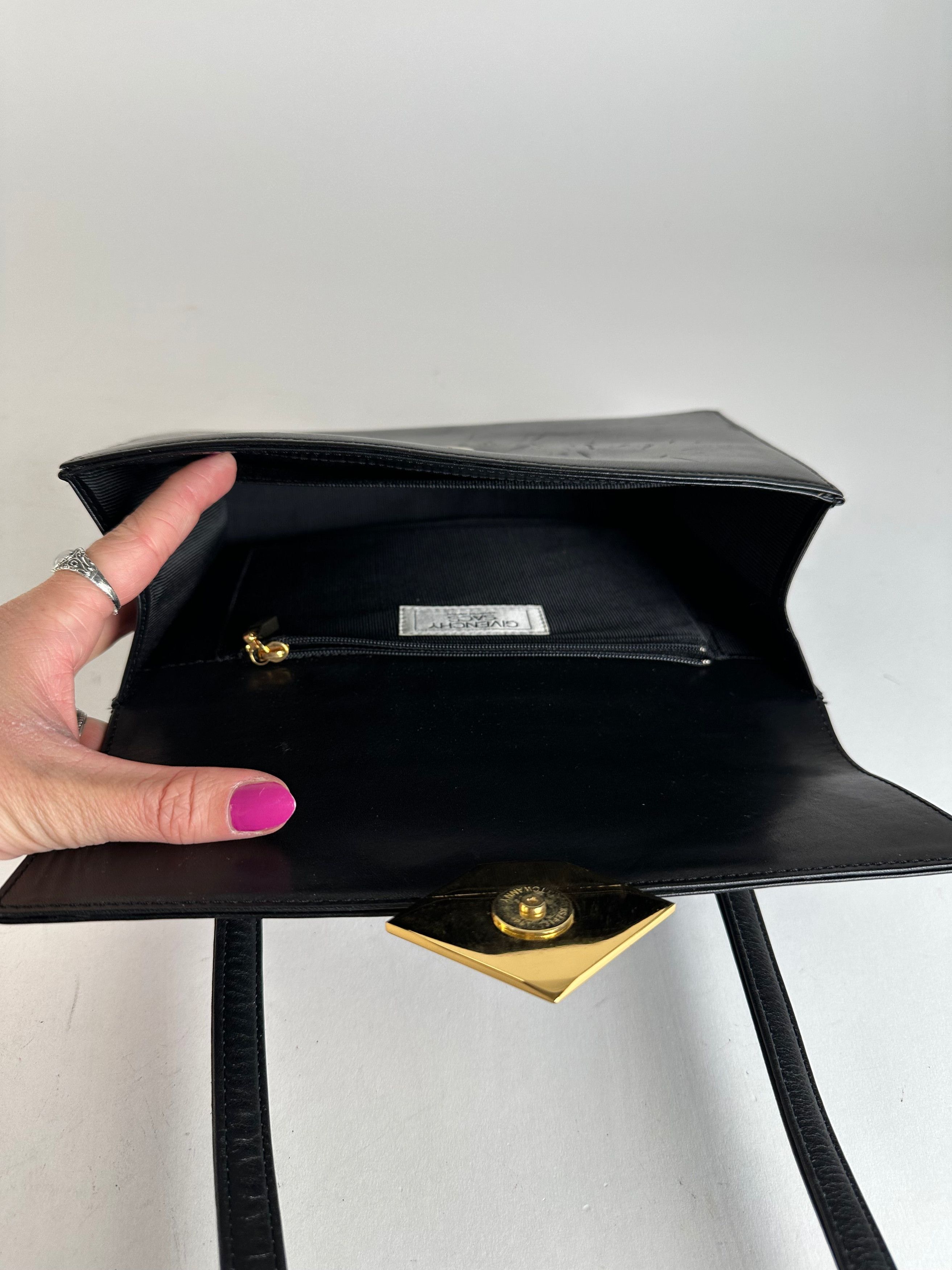 Givenchy Vintage Shoulder Bag Black Leather Size ONE SIZE - 3 Thumbnail