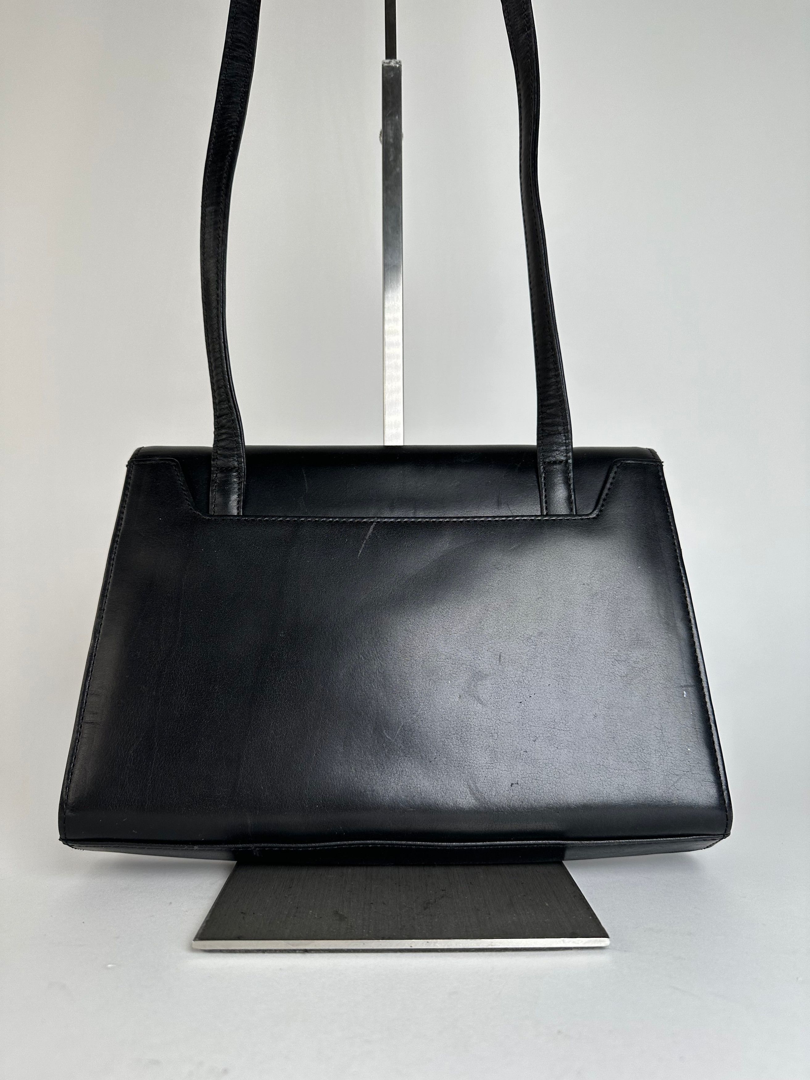 Givenchy Vintage Shoulder Bag Black Leather Size ONE SIZE - 11 Thumbnail