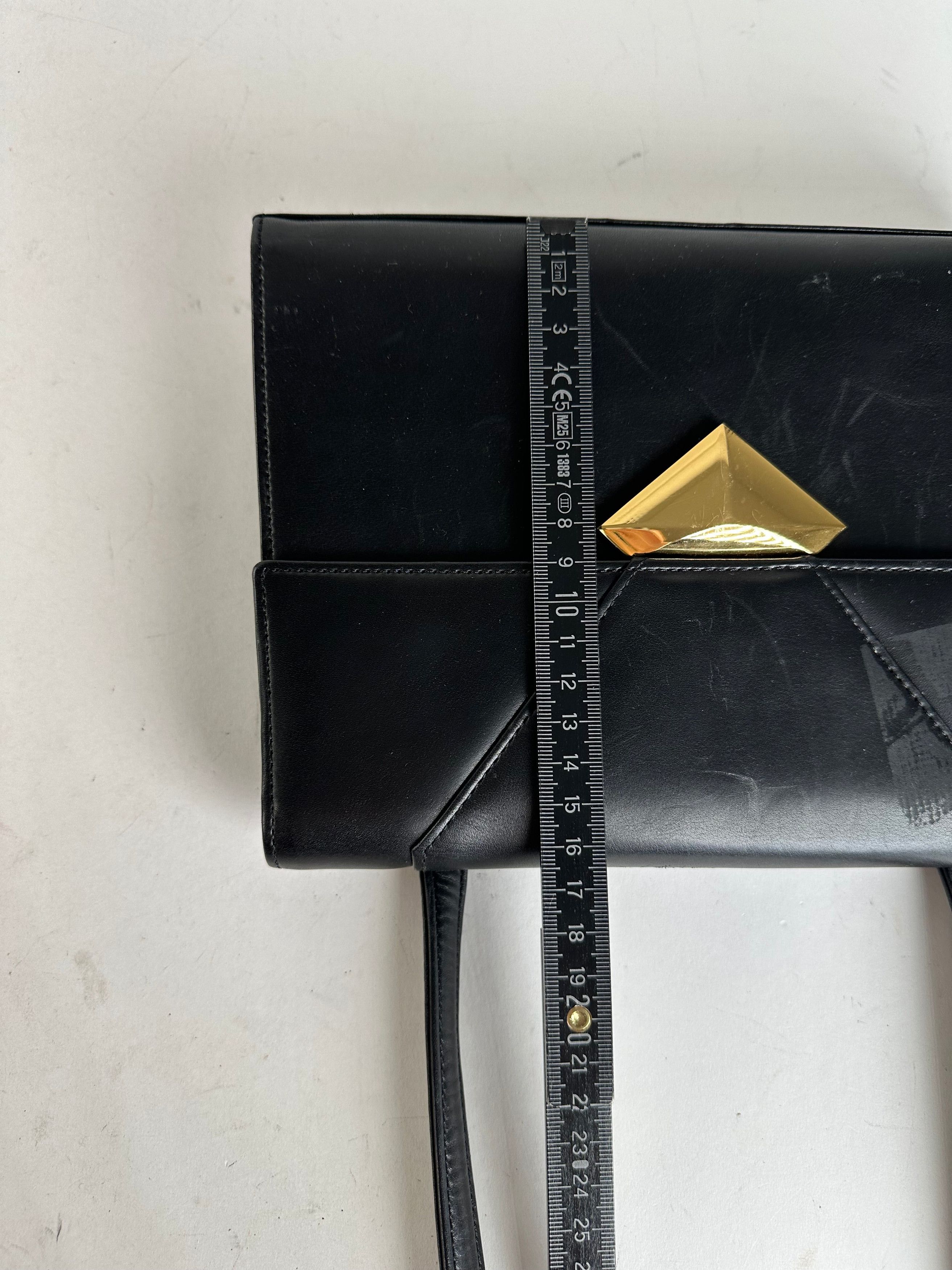 Givenchy Vintage Shoulder Bag Black Leather Size ONE SIZE - 13 Thumbnail