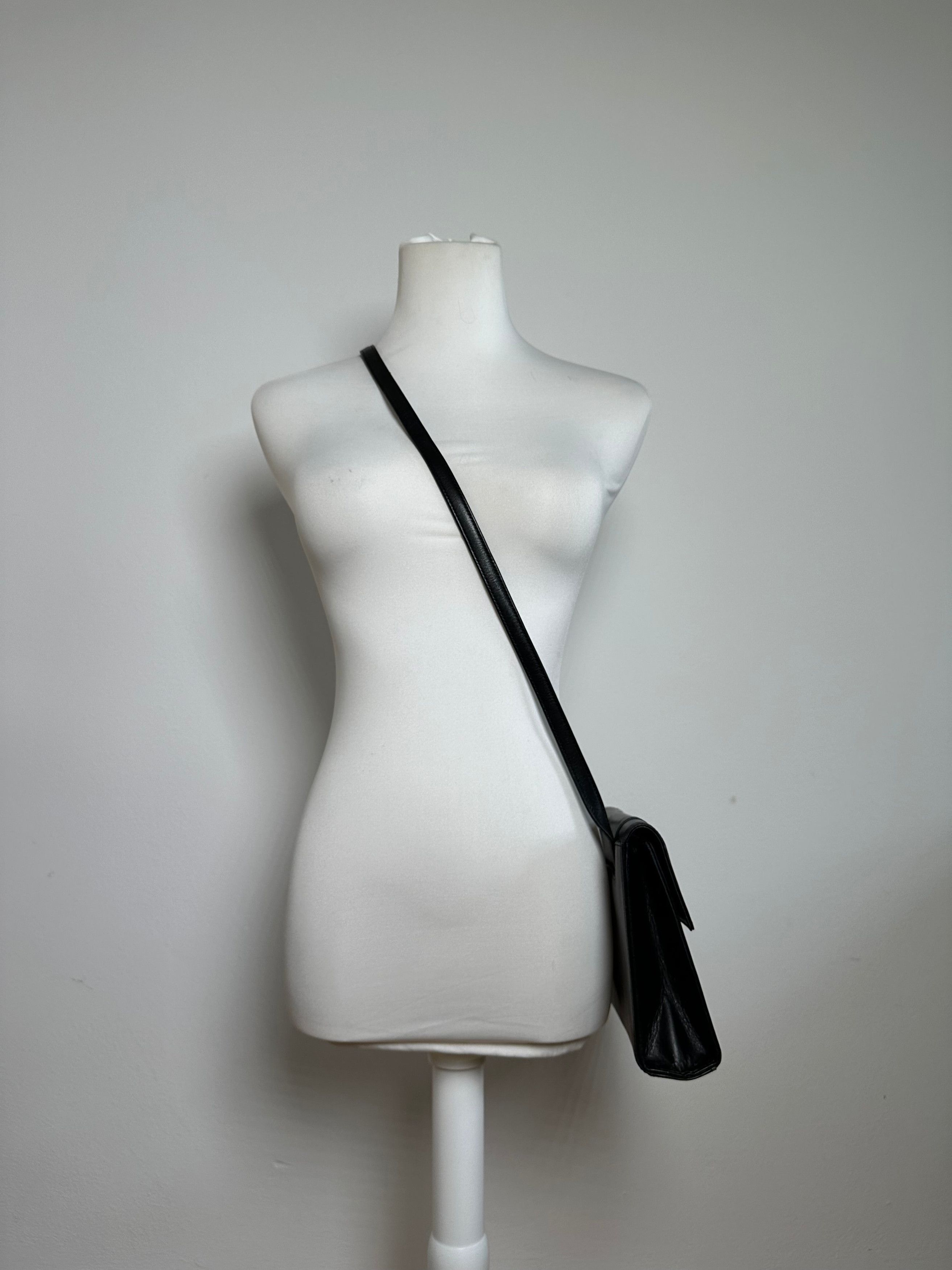 Givenchy Vintage Shoulder Bag Black Leather Size ONE SIZE - 5 Thumbnail