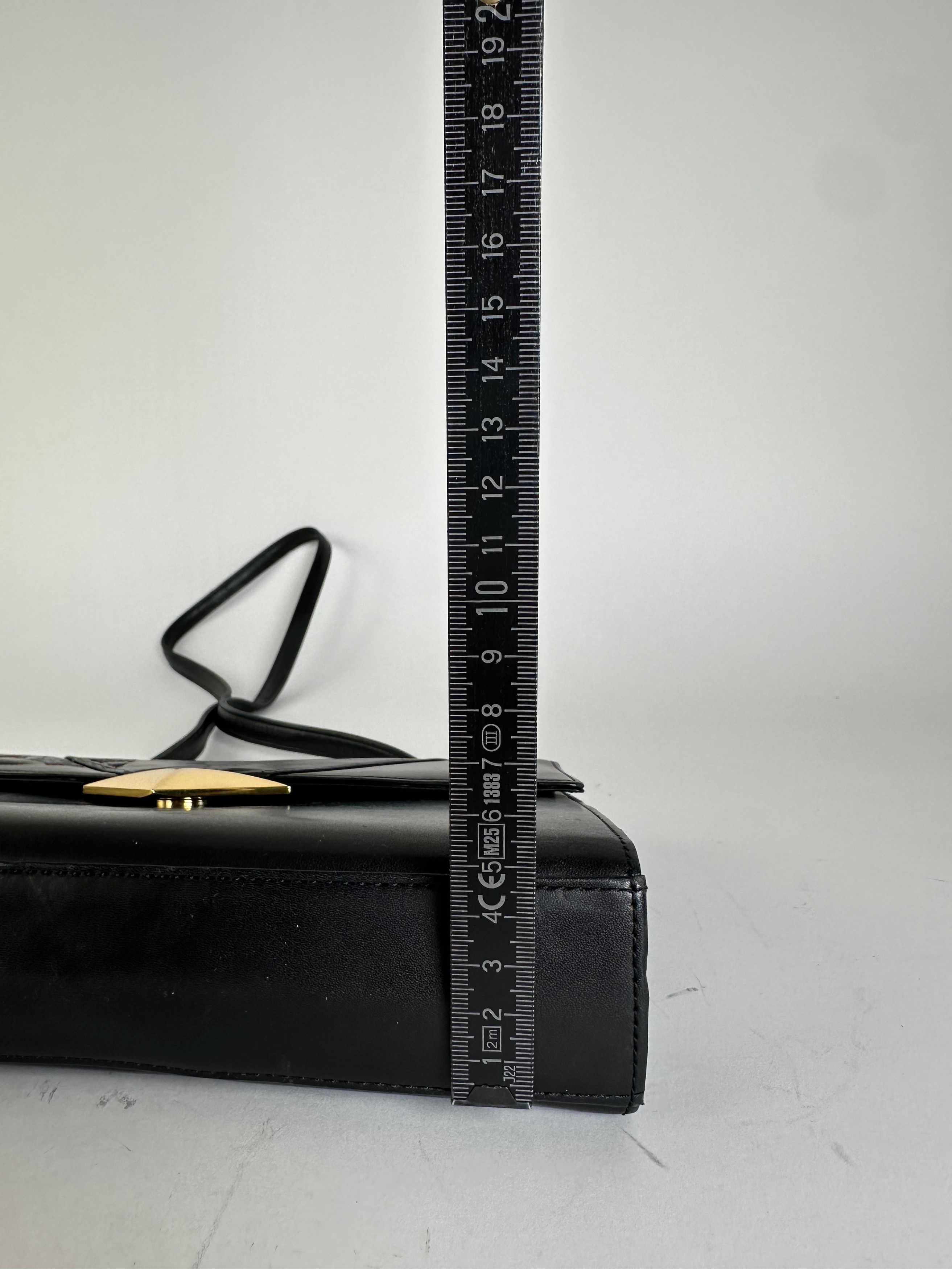Givenchy Vintage Shoulder Bag Black Leather Size ONE SIZE - 14 Thumbnail