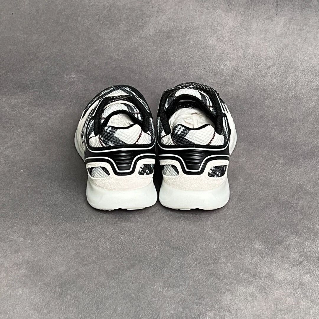Burberry Burberry Casual Plaid Multi Lowtop Sneakers 8 Men Size US 8 / EU 41 - 8 Thumbnail