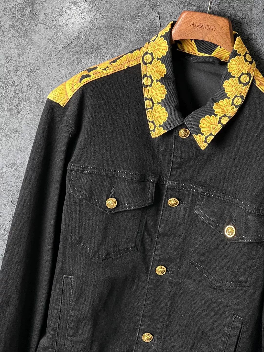 Versace Versace Denim Printed Light Jacket m Men Size US M / EU 48-50 / 2 - 4 Thumbnail