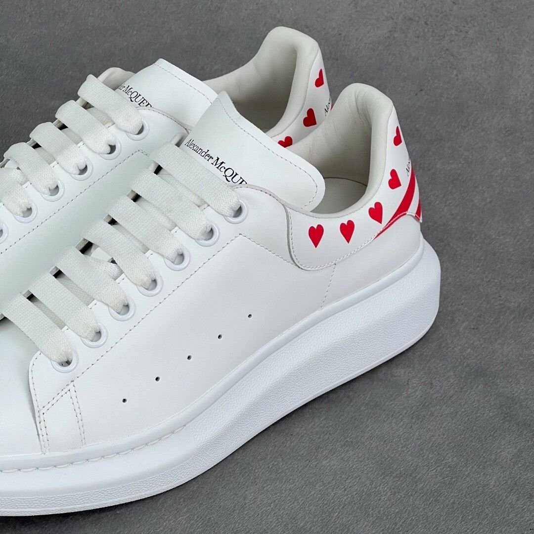 Alexander McQueen Alexander McQueen Leather Printed Lowtop Sneakers 6 Men Size US 6 / EU 39 - 2 Thumbnail