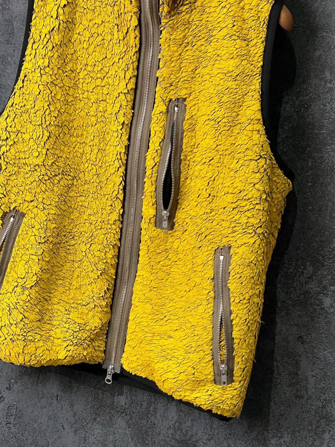 Song For The Mute Song for the Mute Yellow Tank Top m Men Size US M / EU 48-50 / 2 - 5 Thumbnail