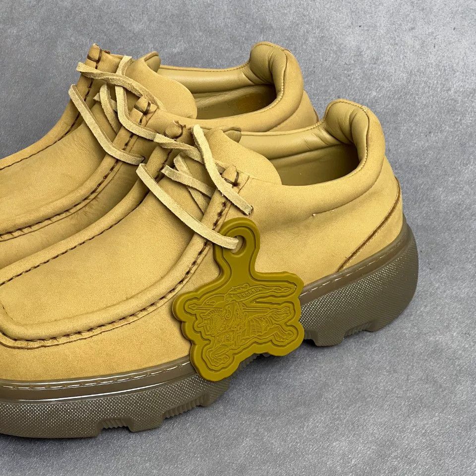 Burberry Burberry Casual Yellow Lowtop Sneakers 6 Men Size US 6 / EU 39 - 2 Thumbnail