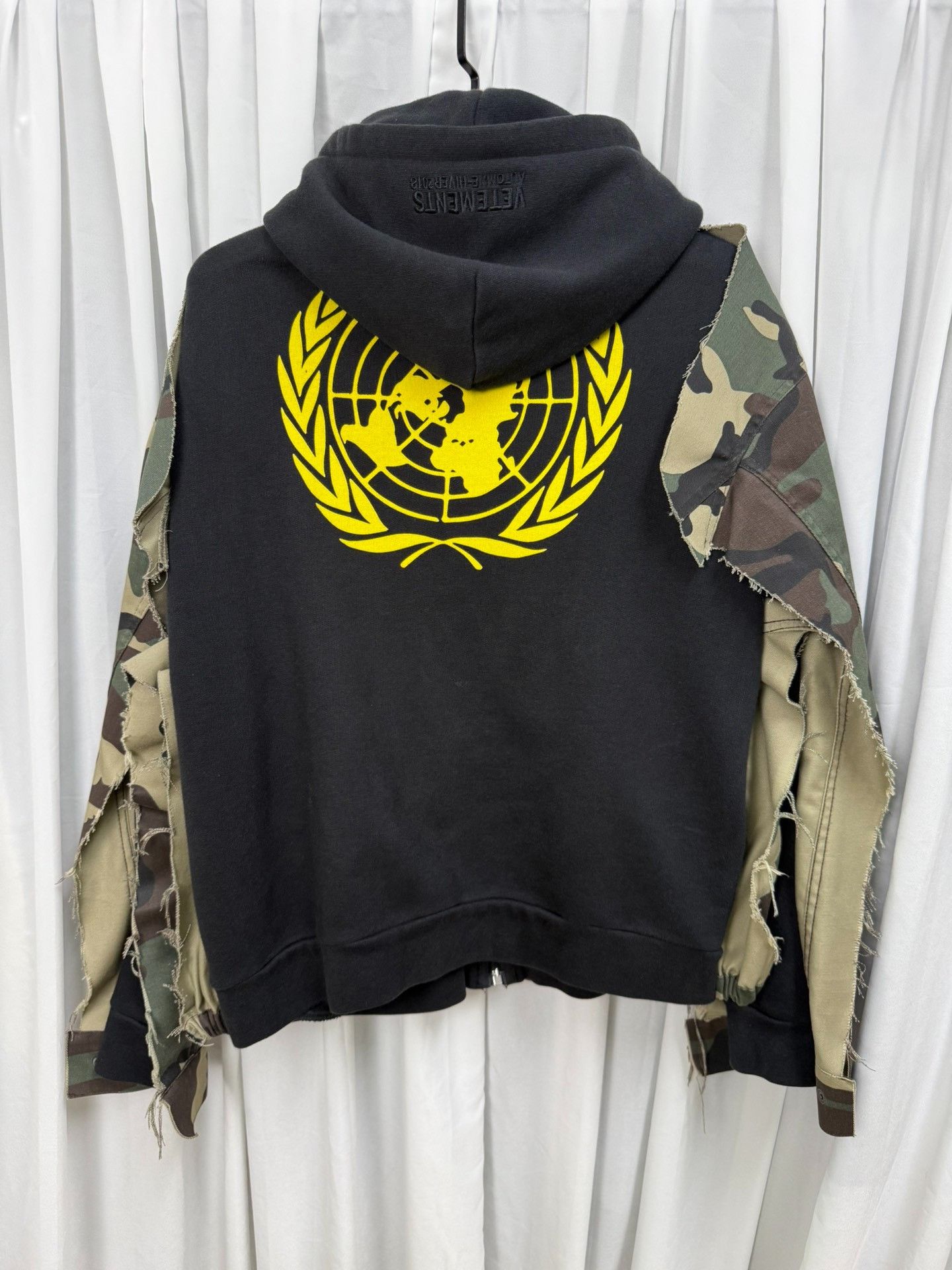 Vetements Vetements Camo Patchwork Jacket Size US S / EU 44-46 / 1 - 6 Thumbnail