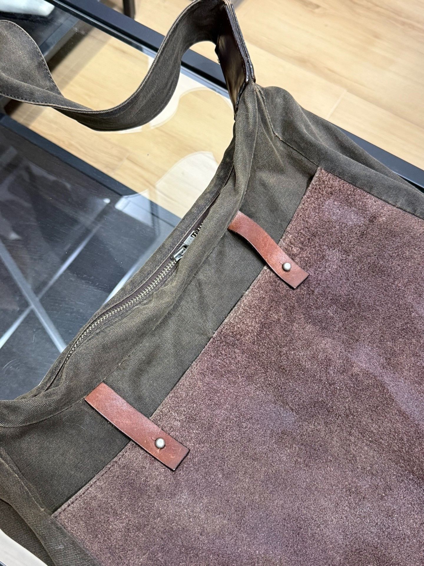 Yohji Yamamoto Yohji Yamamoto Suede Distressed Messenger Bag Size ONE SIZE - 4 Thumbnail