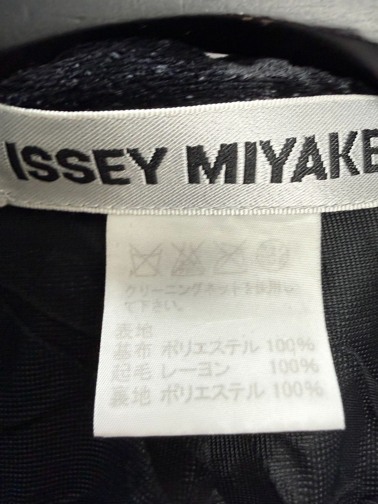 Issey Miyake ISSEY MIYAKE Pleated Velvet Coat Size US L / EU 52-54 / 3 - 6 Thumbnail