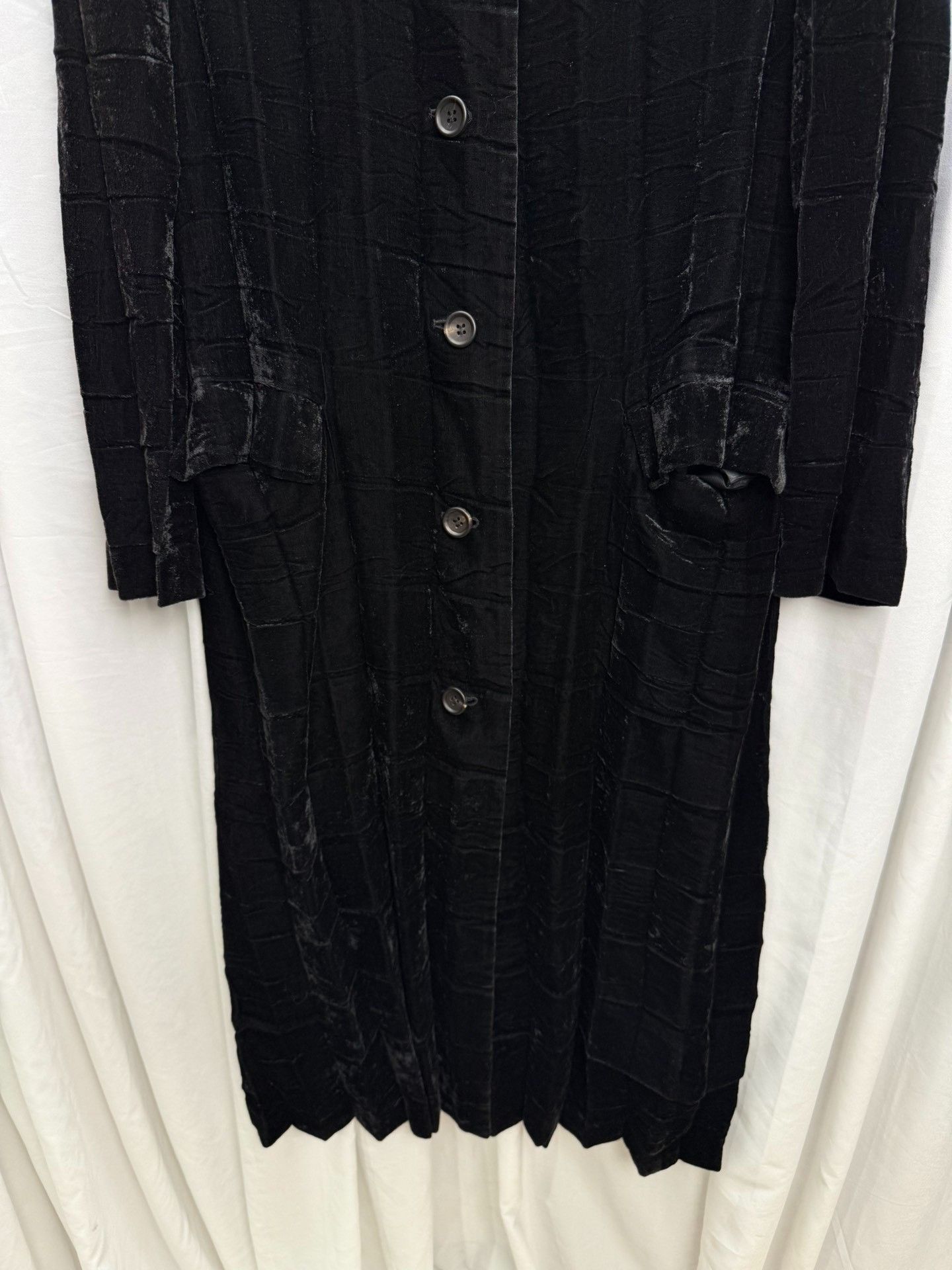 Issey Miyake ISSEY MIYAKE Pleated Velvet Coat Size US L / EU 52-54 / 3 - 3 Thumbnail