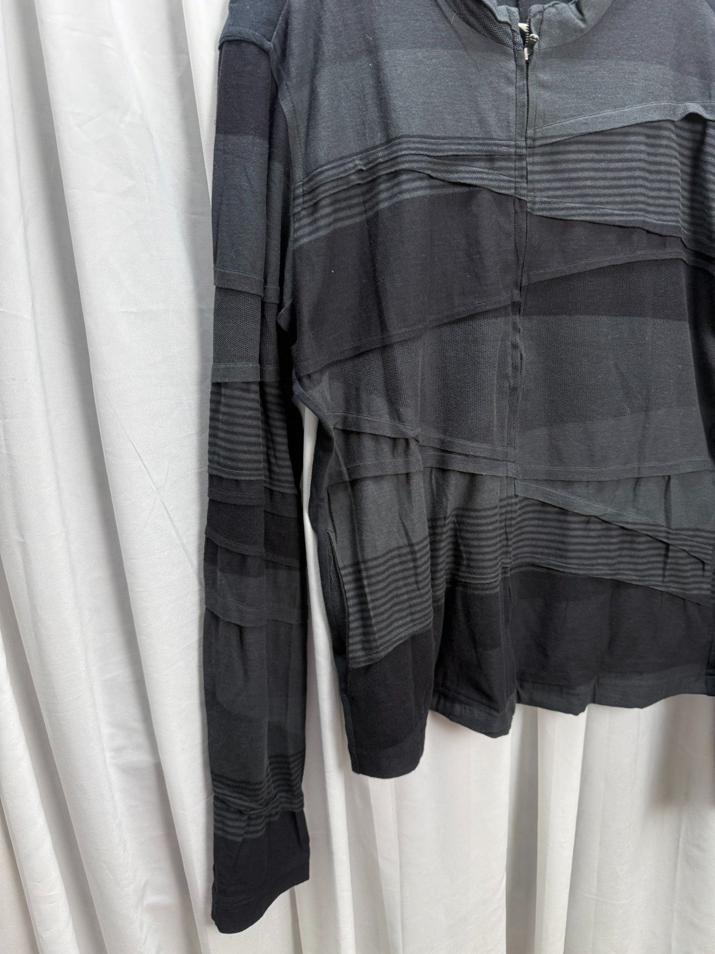 Other Viride Anne TVA Mesh Panel Long Sleeve Size US XL / EU 56 / 4 - 2 Thumbnail