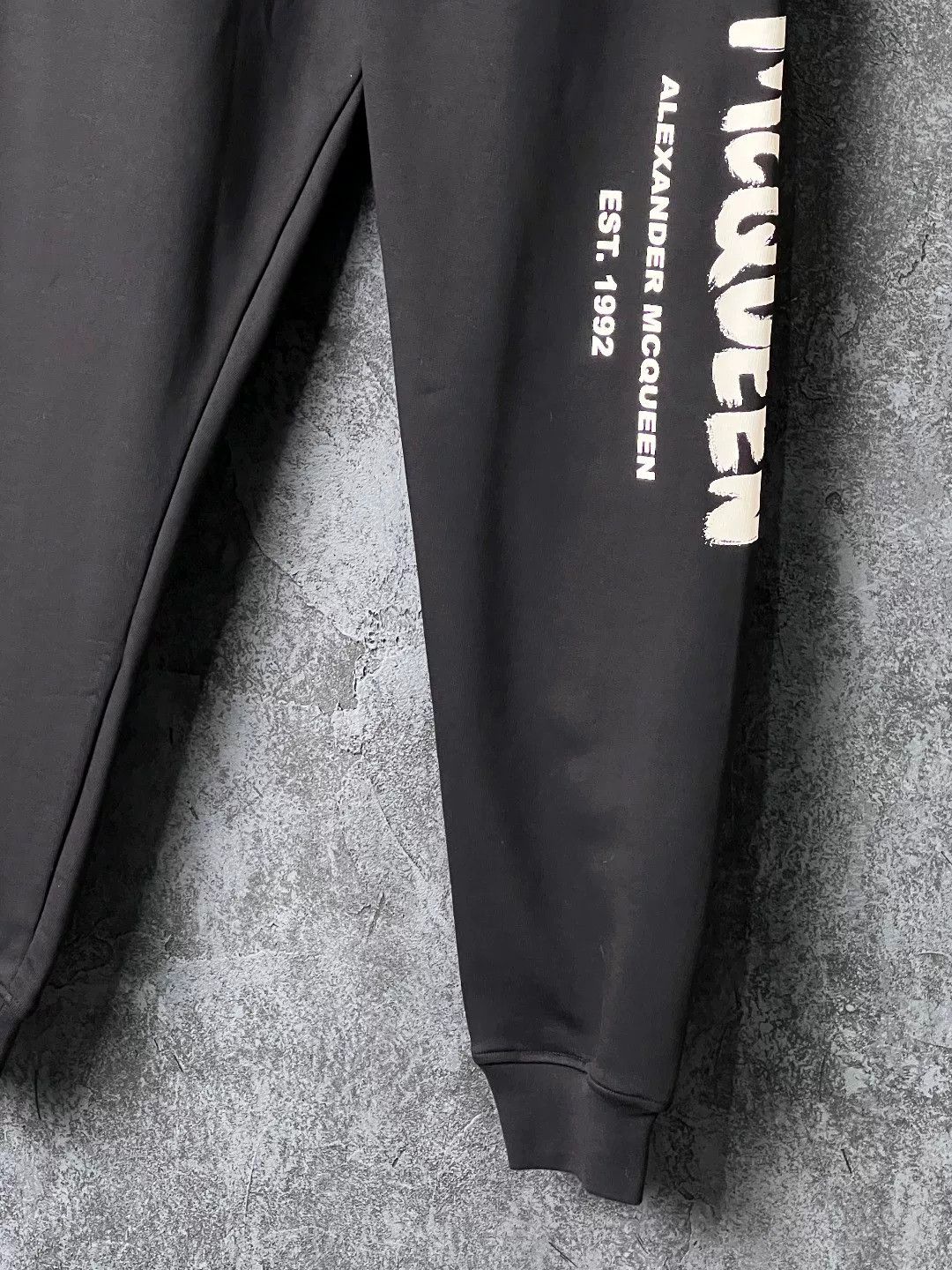 Alexander McQueen Alexander McQueen Cotton Black Casual Pants 36 Men Size US 36 / EU 52 - 4 Thumbnail