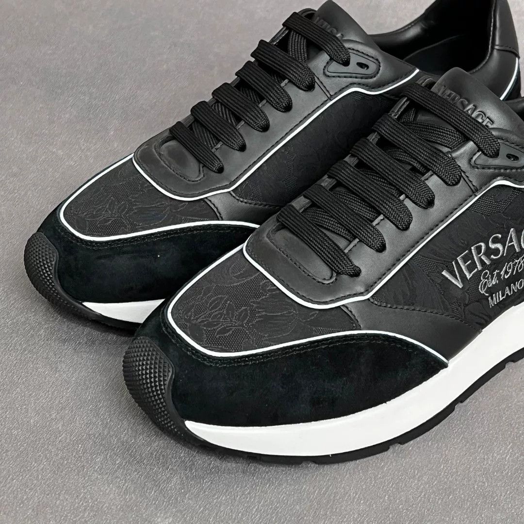 Versace Versace Casual Embroidered Lowtop Sneakers 10 Men Size US 10 / EU 43 - 2 Thumbnail