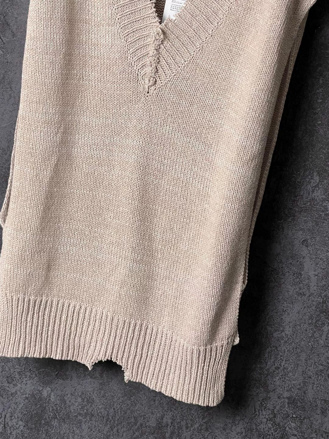 Maison Margiela Maison Margiela Beige Tank Top s Men Size US S / EU 44-46 / 1 - 6 Thumbnail