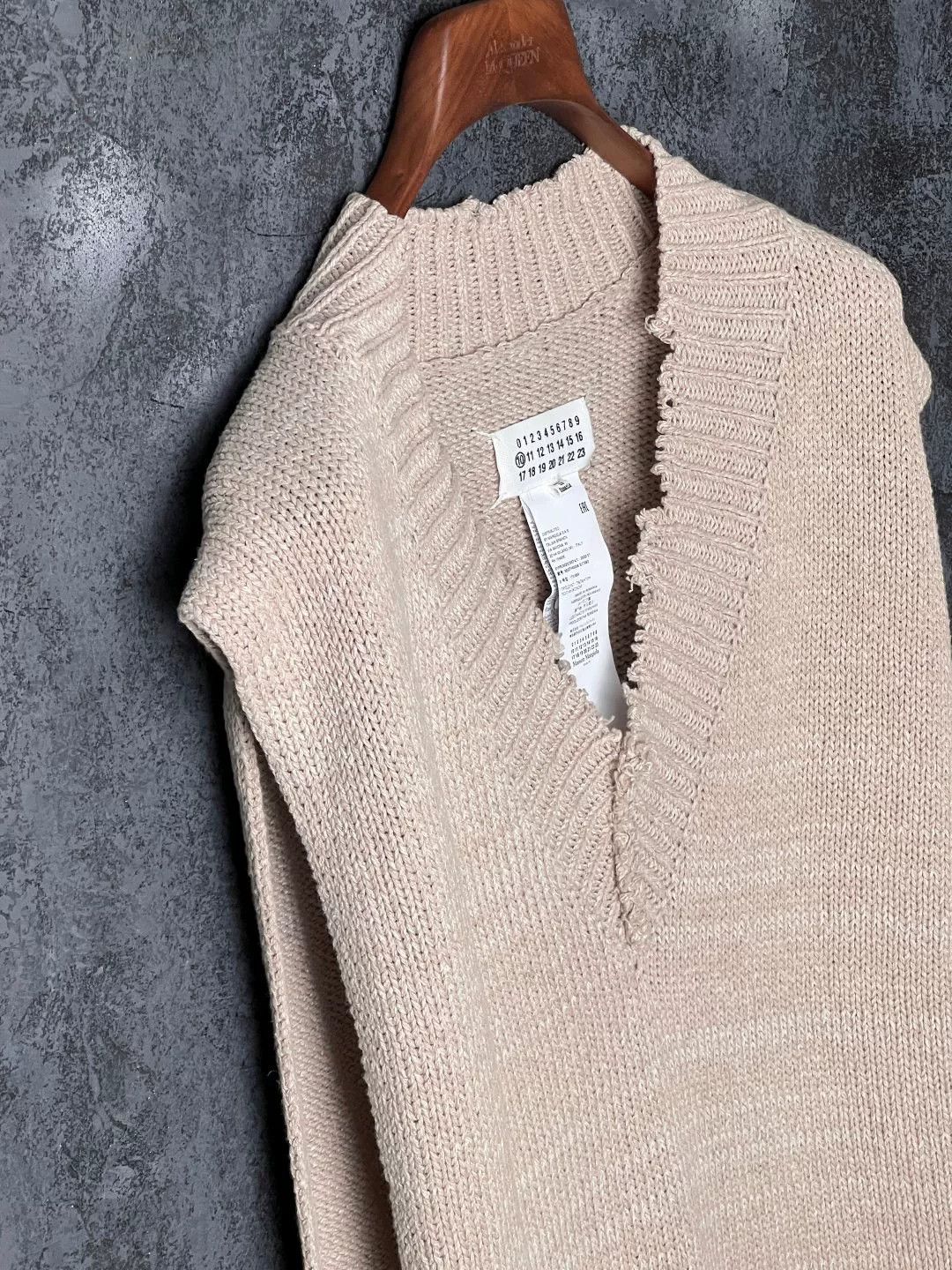 Maison Margiela Maison Margiela Beige Tank Top s Men Size US S / EU 44-46 / 1 - 4 Thumbnail