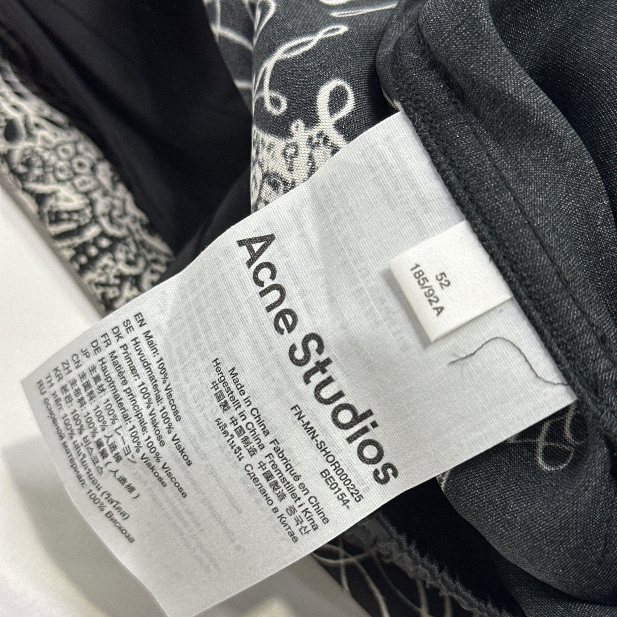 Acne Studios Acne Studios Graphic Print Viscose Shorts 52 Size US 36 / EU 52 - 5 Thumbnail