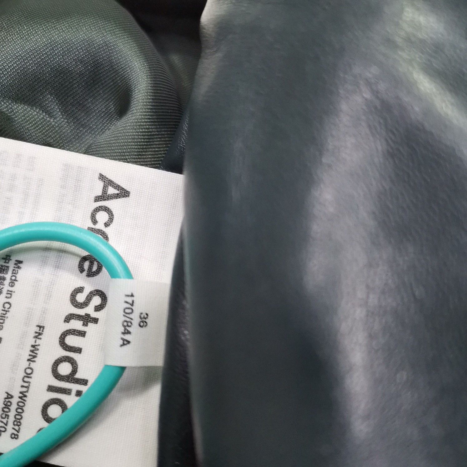 Acne Studios Acne Studios Shiny Cropped Padded Jacket Size 36 Size XS / US 0-2 / IT 36-38 - 3 Thumbnail