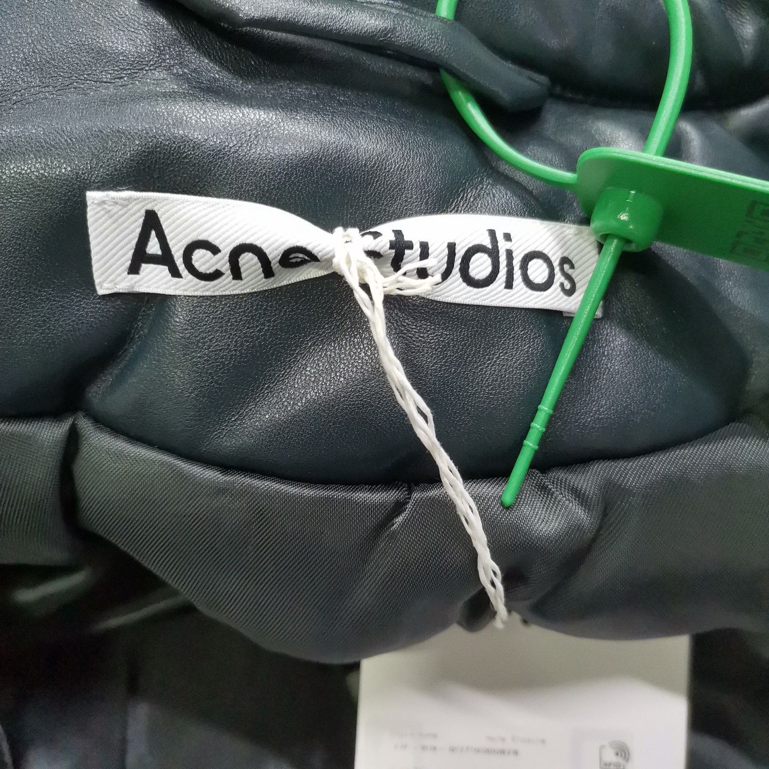 Acne Studios Acne Studios Shiny Cropped Padded Jacket Size 36 Size XS / US 0-2 / IT 36-38 - 5 Thumbnail