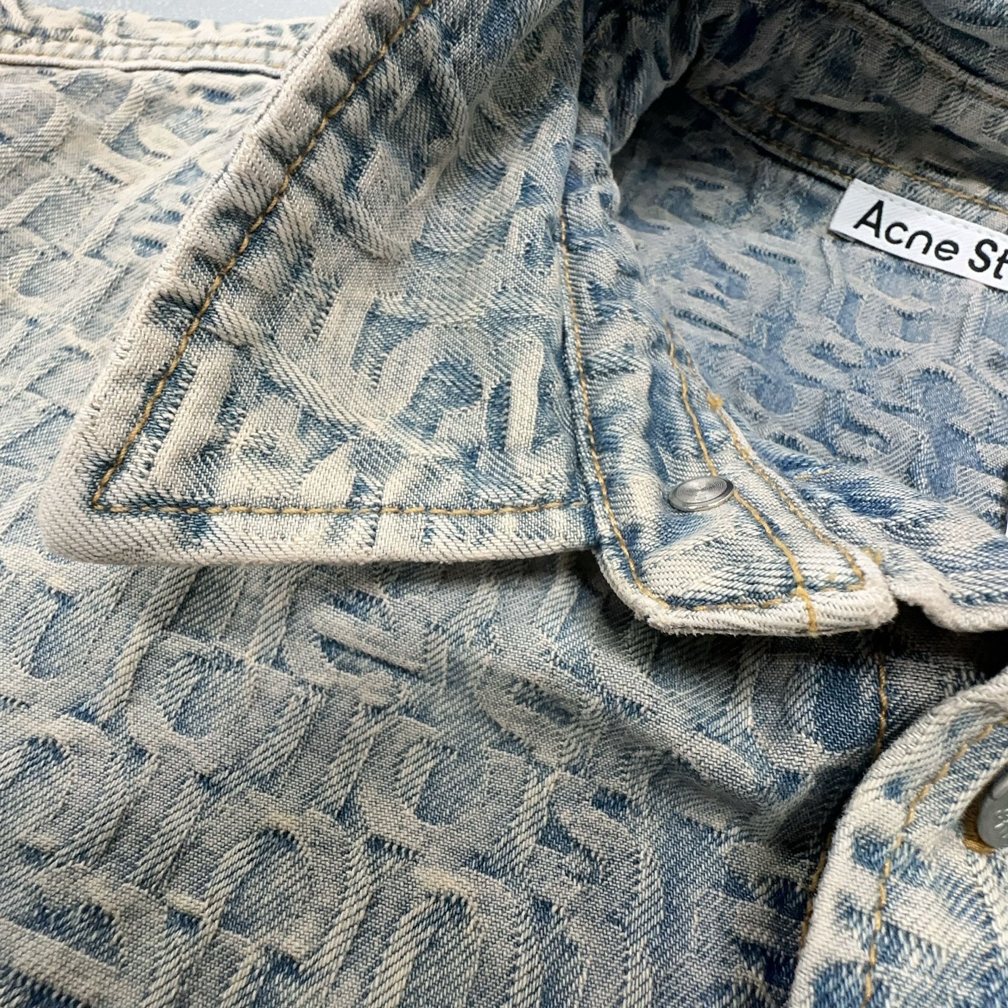 Acne Studios Acne Studios Monogram Denim Shirt Size 48 Size US M / EU 48-50 / 2 - 10 Thumbnail