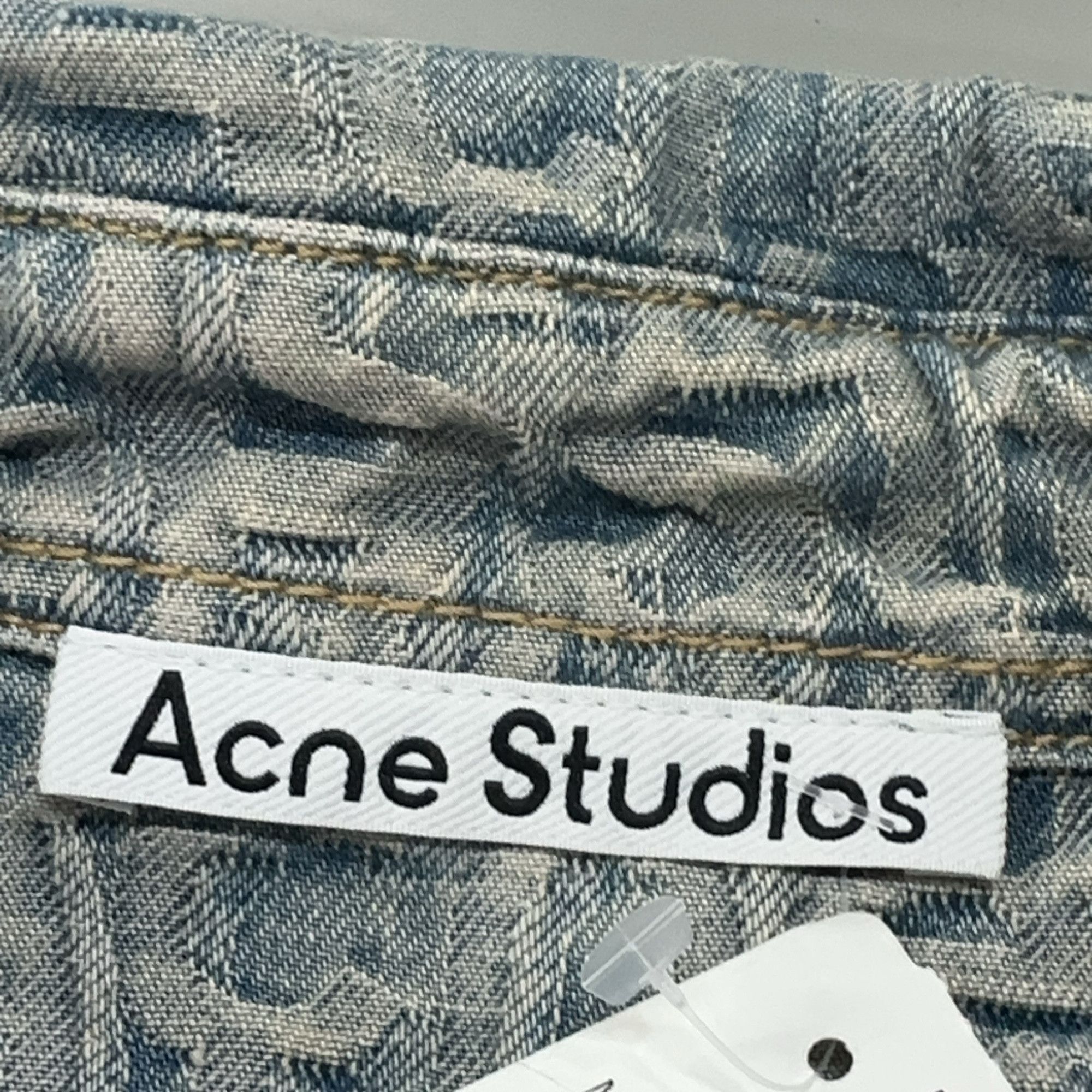 Acne Studios Acne Studios Monogram Denim Shirt Size 48 Size US M / EU 48-50 / 2 - 8 Thumbnail
