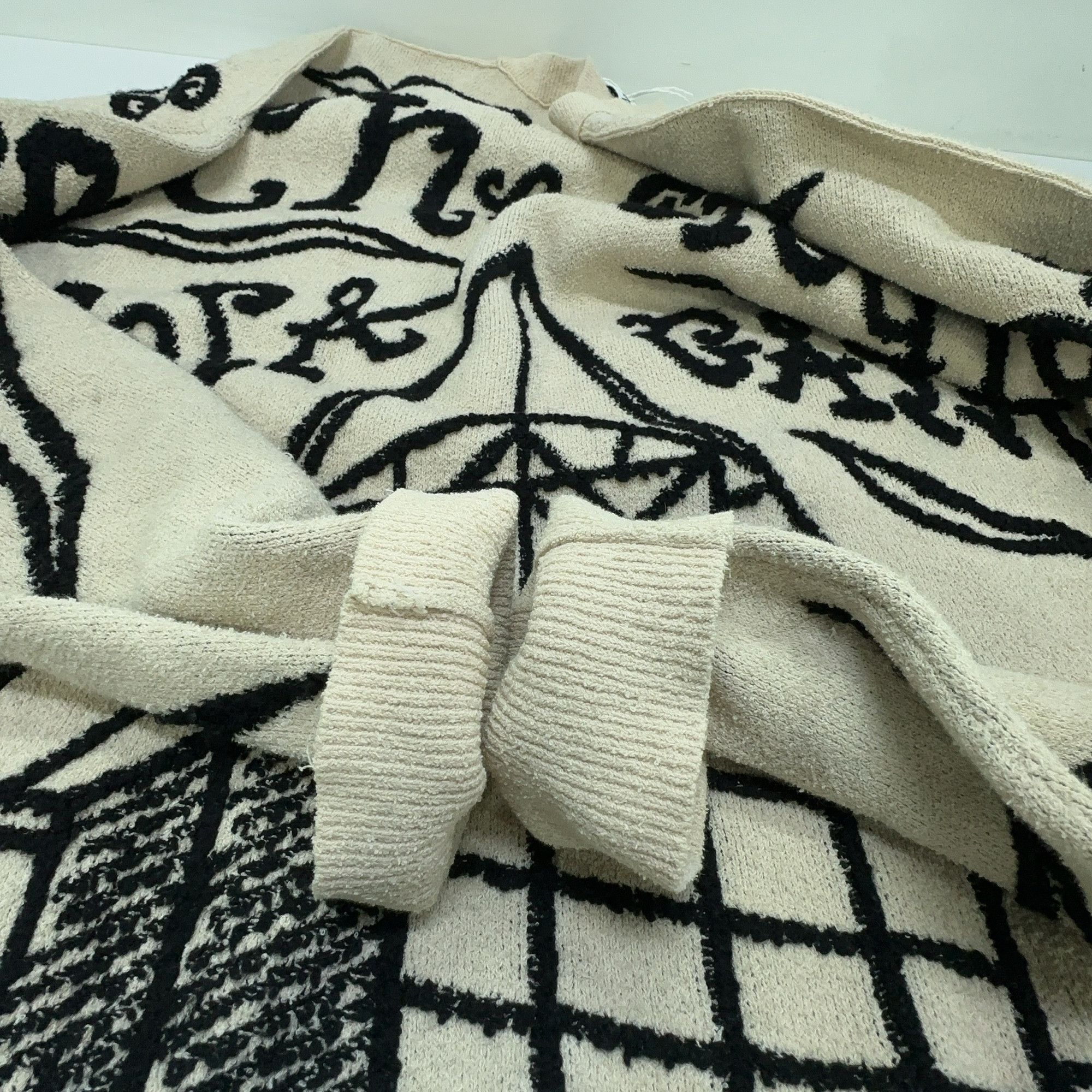 Acne Studios Acne Studios Graphic All-Over Print Sweater Size M Size US M / EU 48-50 / 2 - 7 Thumbnail