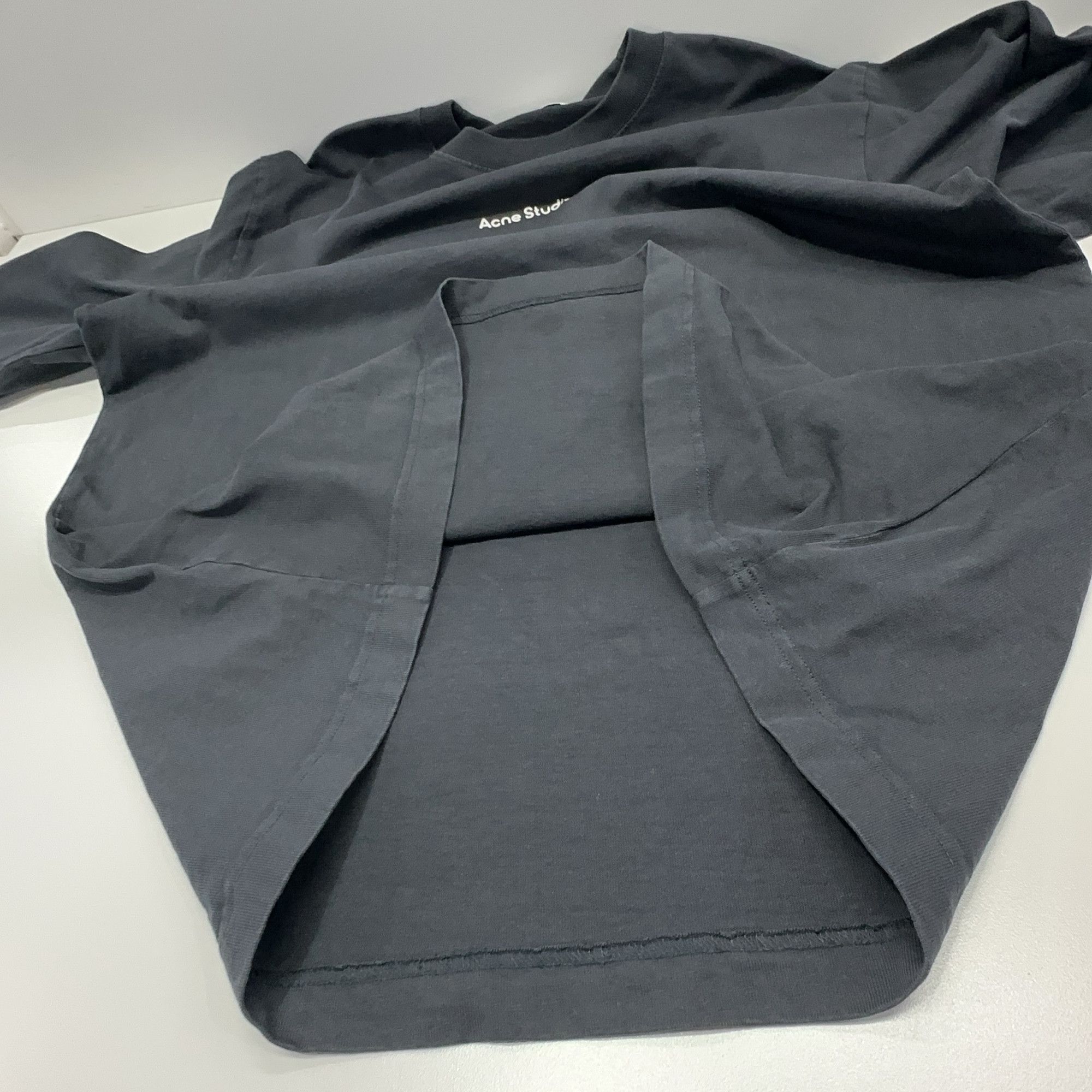 Acne Studios Acne Studios Logo Long Sleeve T-Shirt L Size US L / EU 52-54 / 3 - 8 Thumbnail