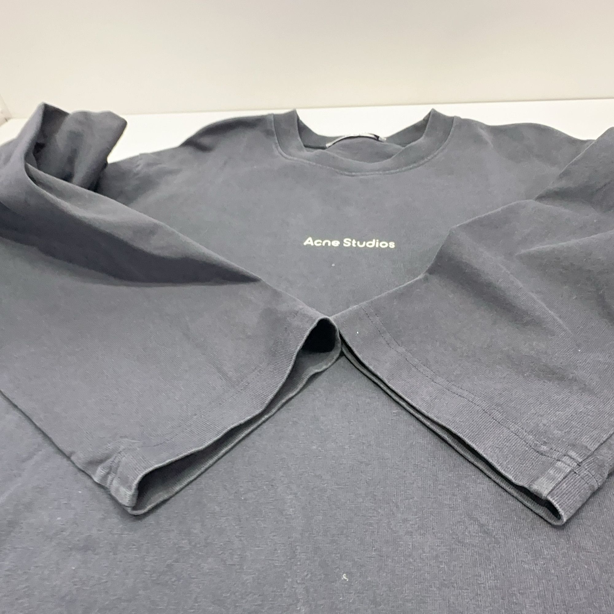 Acne Studios Acne Studios Logo Long Sleeve T-Shirt L Size US L / EU 52-54 / 3 - 10 Thumbnail