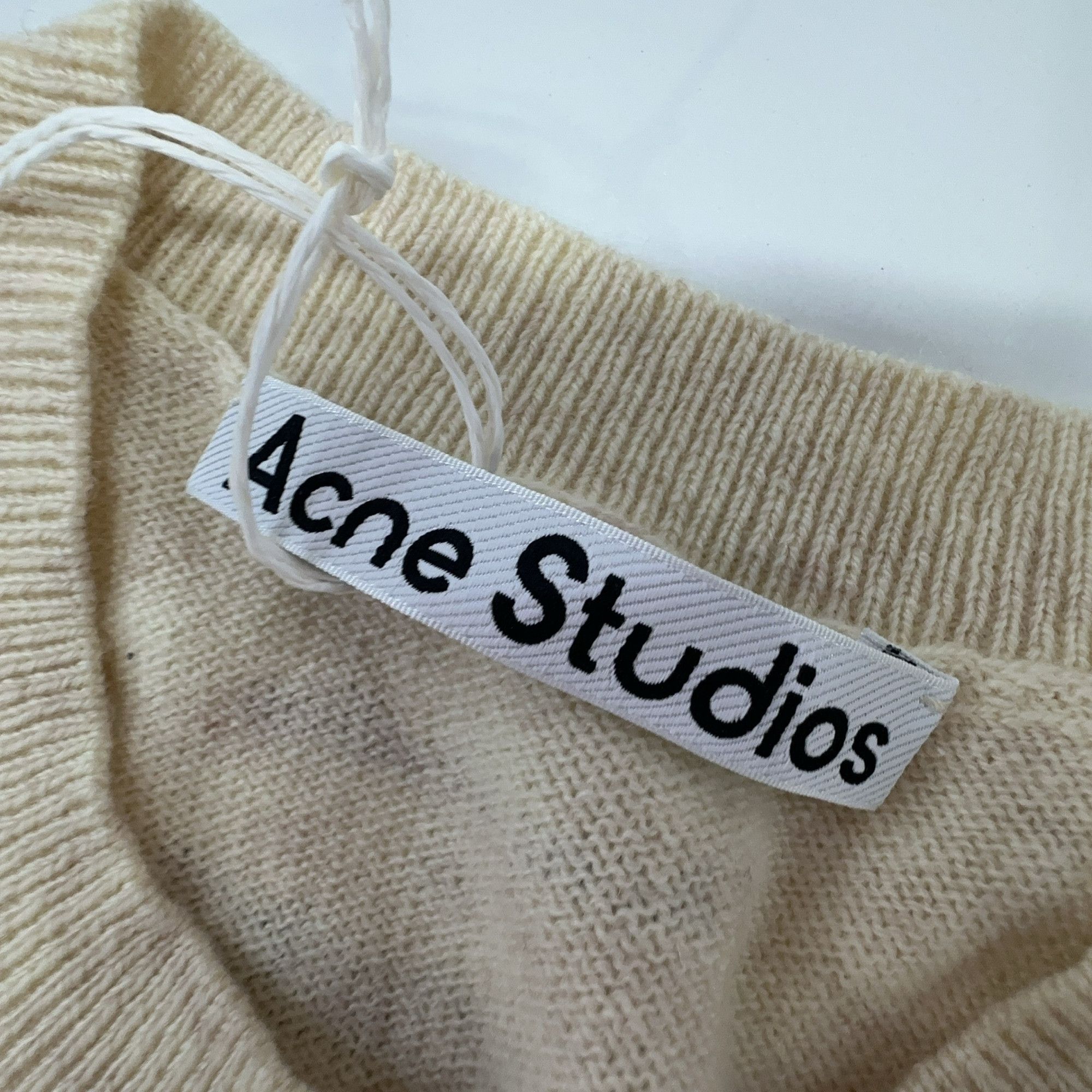 Acne Studios Acne Studios x Moomin Oatmeal Knit Cardigan XS Size XS / US 0-2 / IT 36-38 - 6 Thumbnail