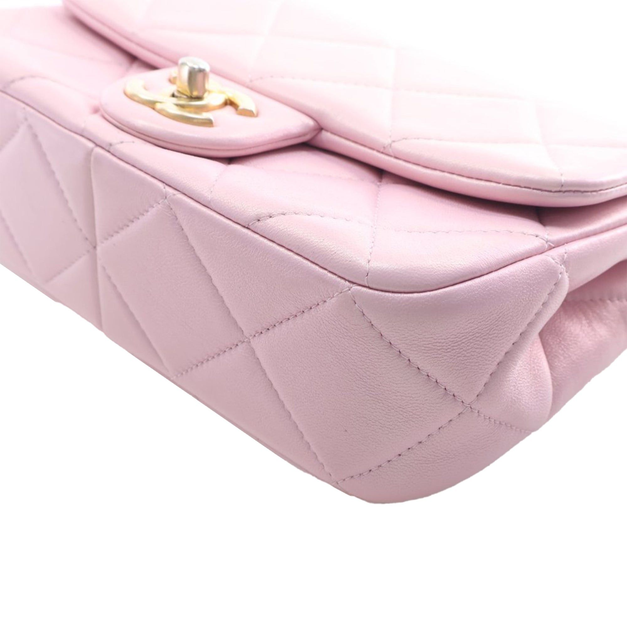 Chanel Mini Quilted Iridescent Lambskin Pearly Flap Size ONE SIZE - 10 Thumbnail