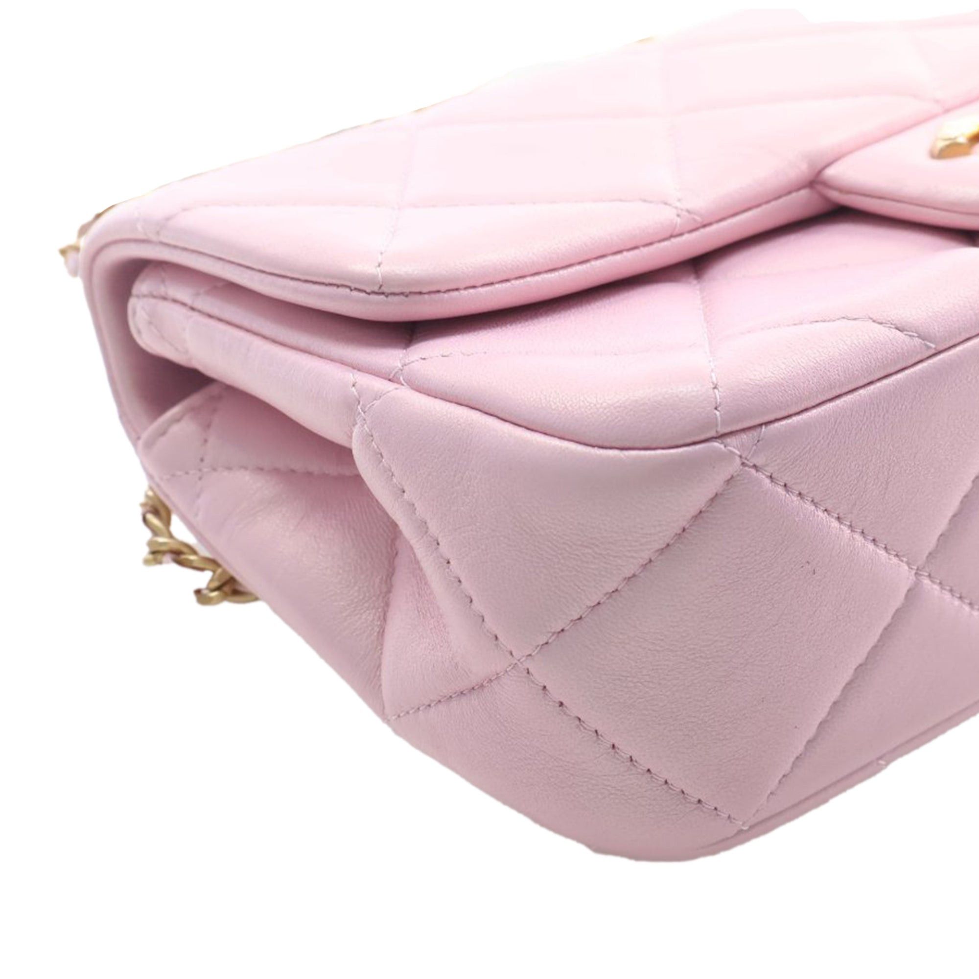 Chanel Mini Quilted Iridescent Lambskin Pearly Flap Size ONE SIZE - 12 Thumbnail